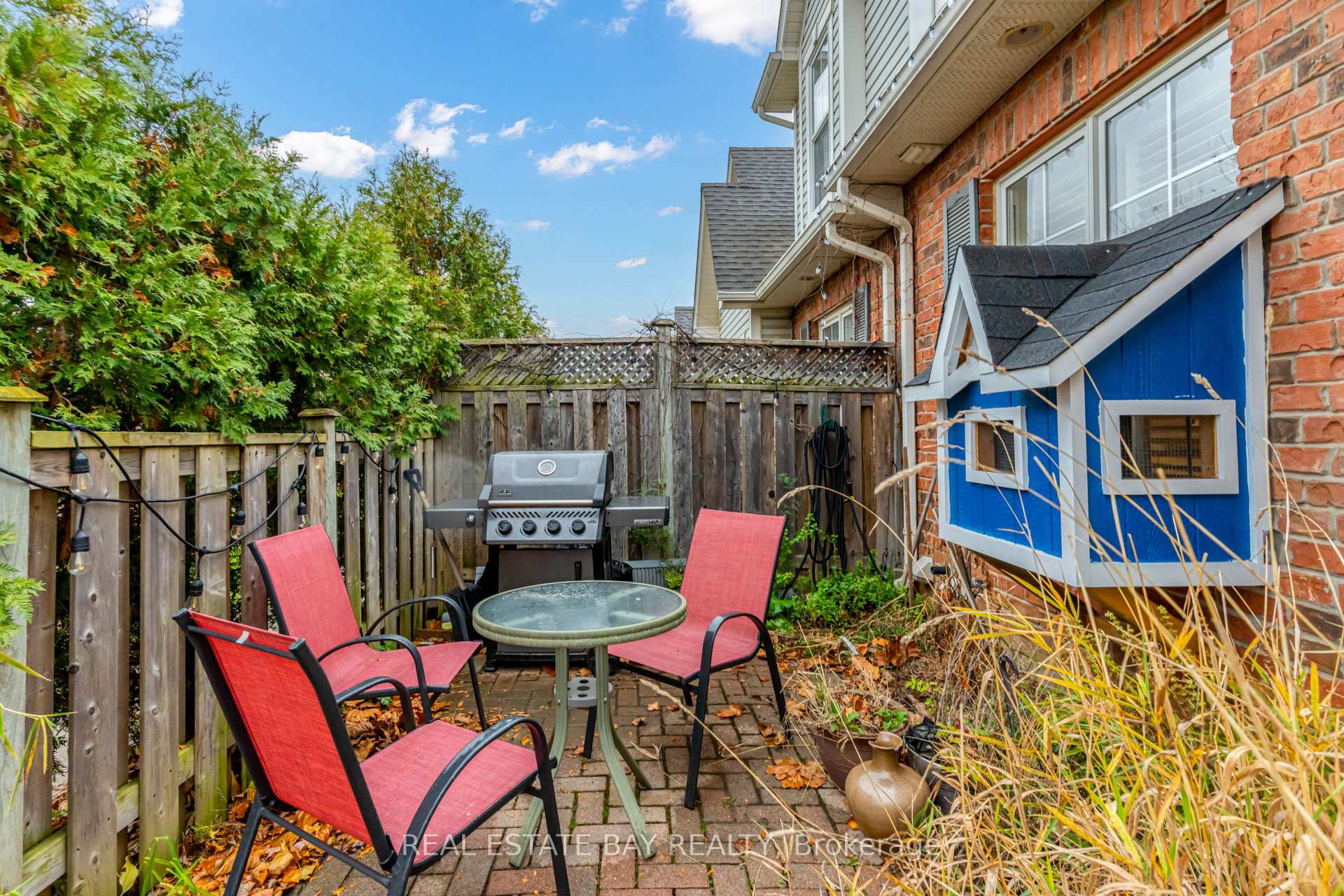 Photo 4 of Unit 7, 1085 Harrogate Drive, Hamilton, Meadowlands — HOMEH