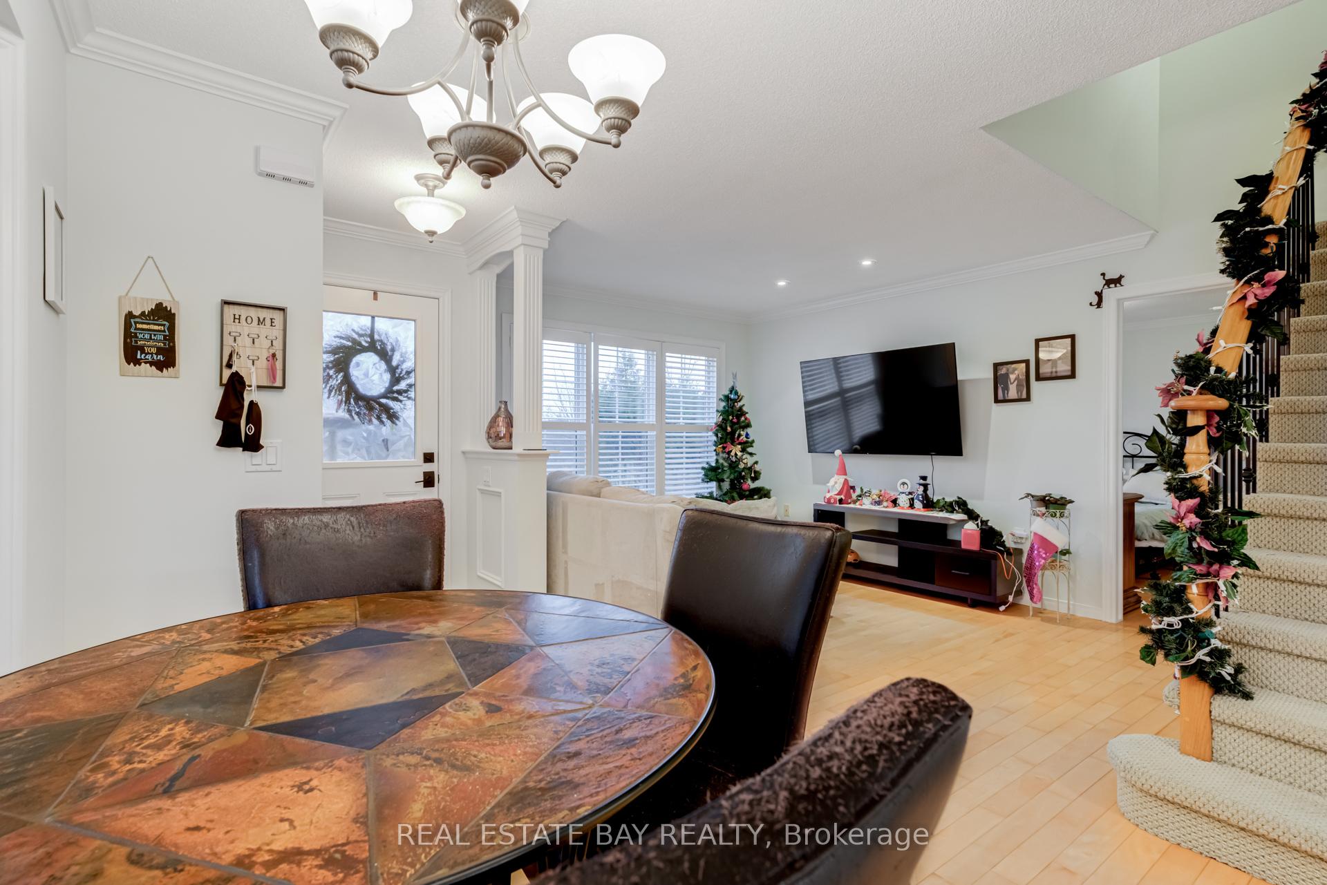 Photo 11 of Unit 7, 1085 Harrogate Drive, Hamilton, Meadowlands — HOMEH