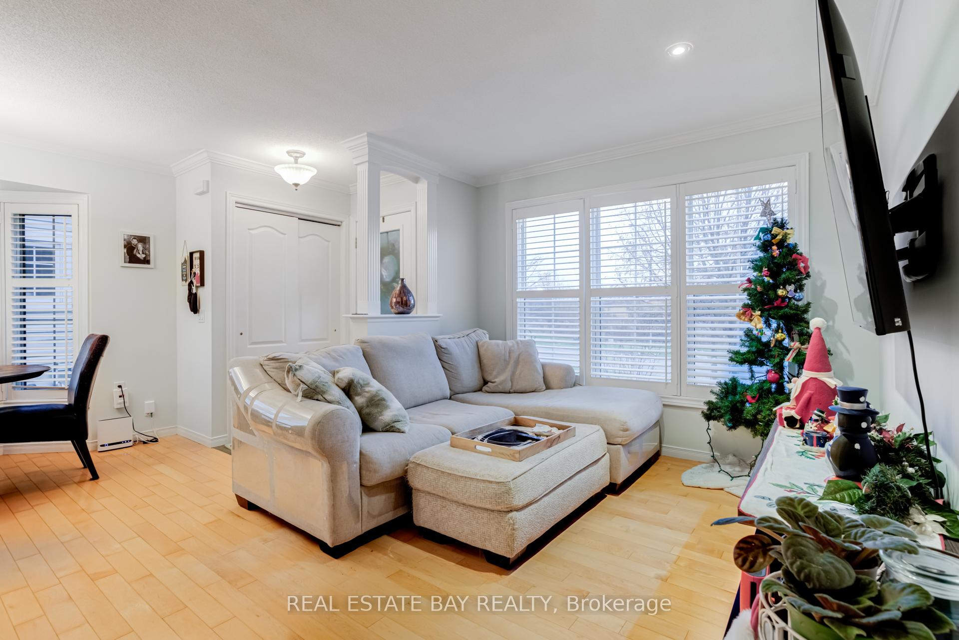Photo 13 of Unit 7, 1085 Harrogate Drive, Hamilton, Meadowlands — HOMEH