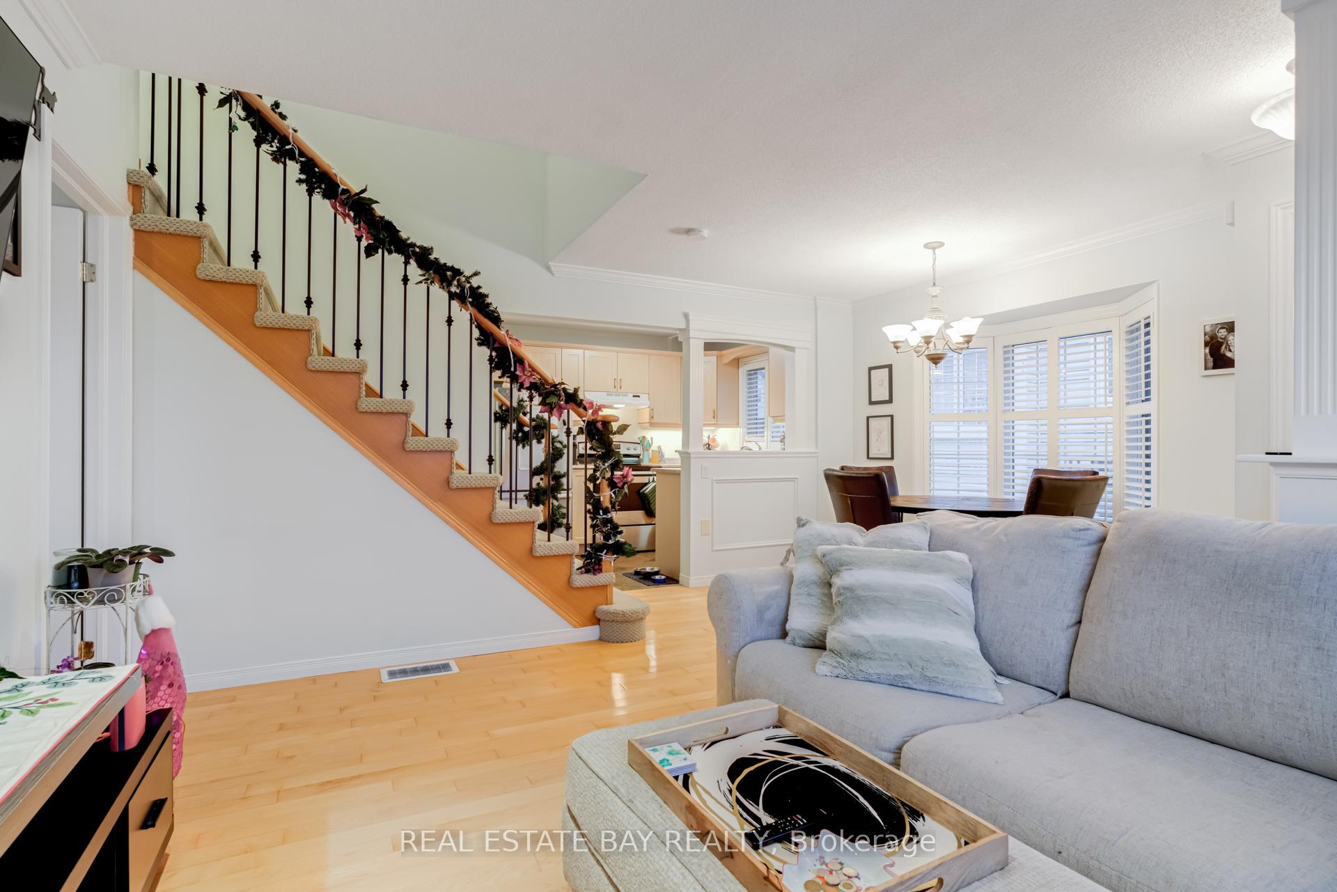 Photo 14 of Unit 7, 1085 Harrogate Drive, Hamilton, Meadowlands — HOMEH