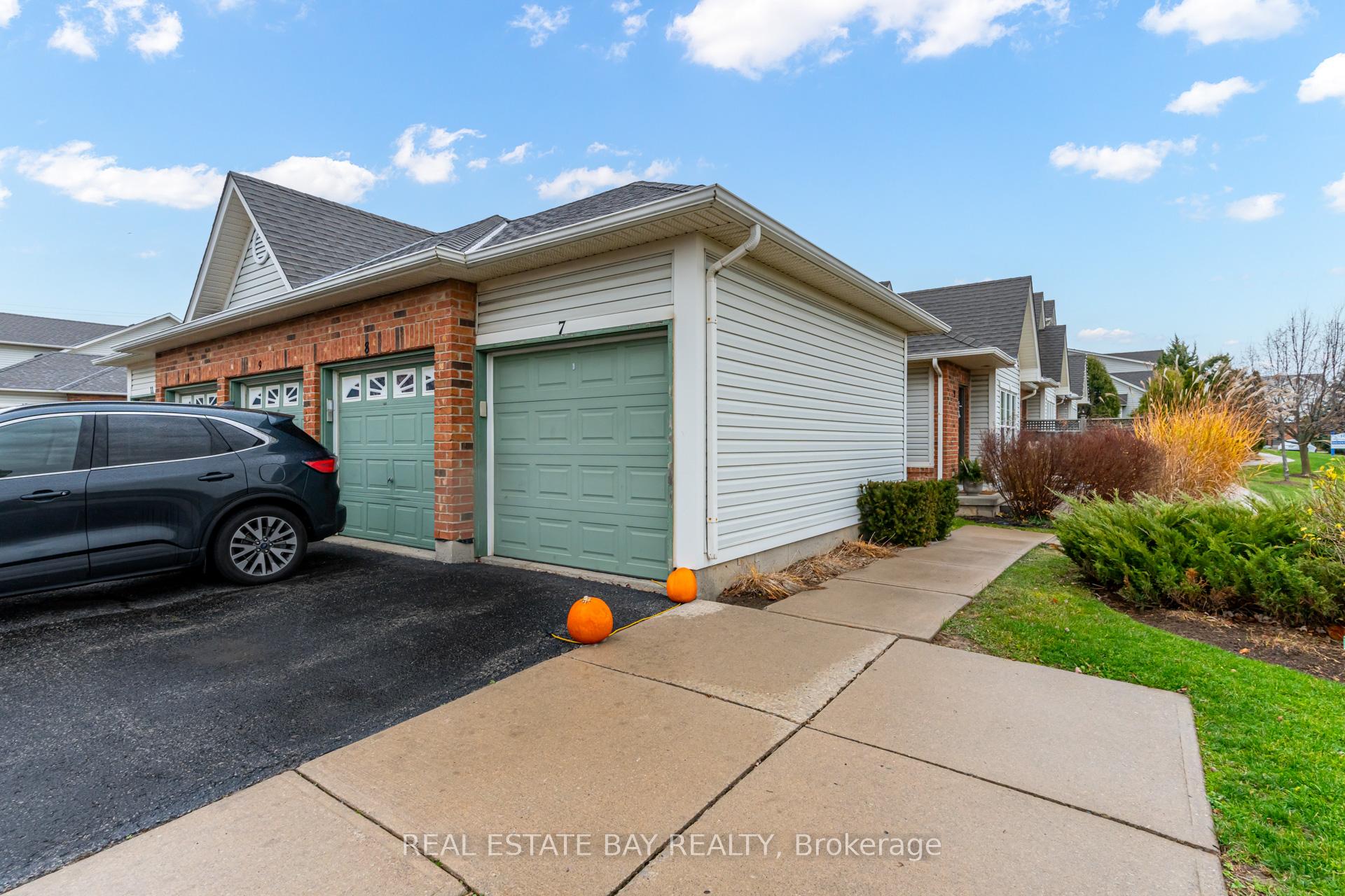 Photo 40 of Unit 7, 1085 Harrogate Drive, Hamilton, Meadowlands — HOMEH