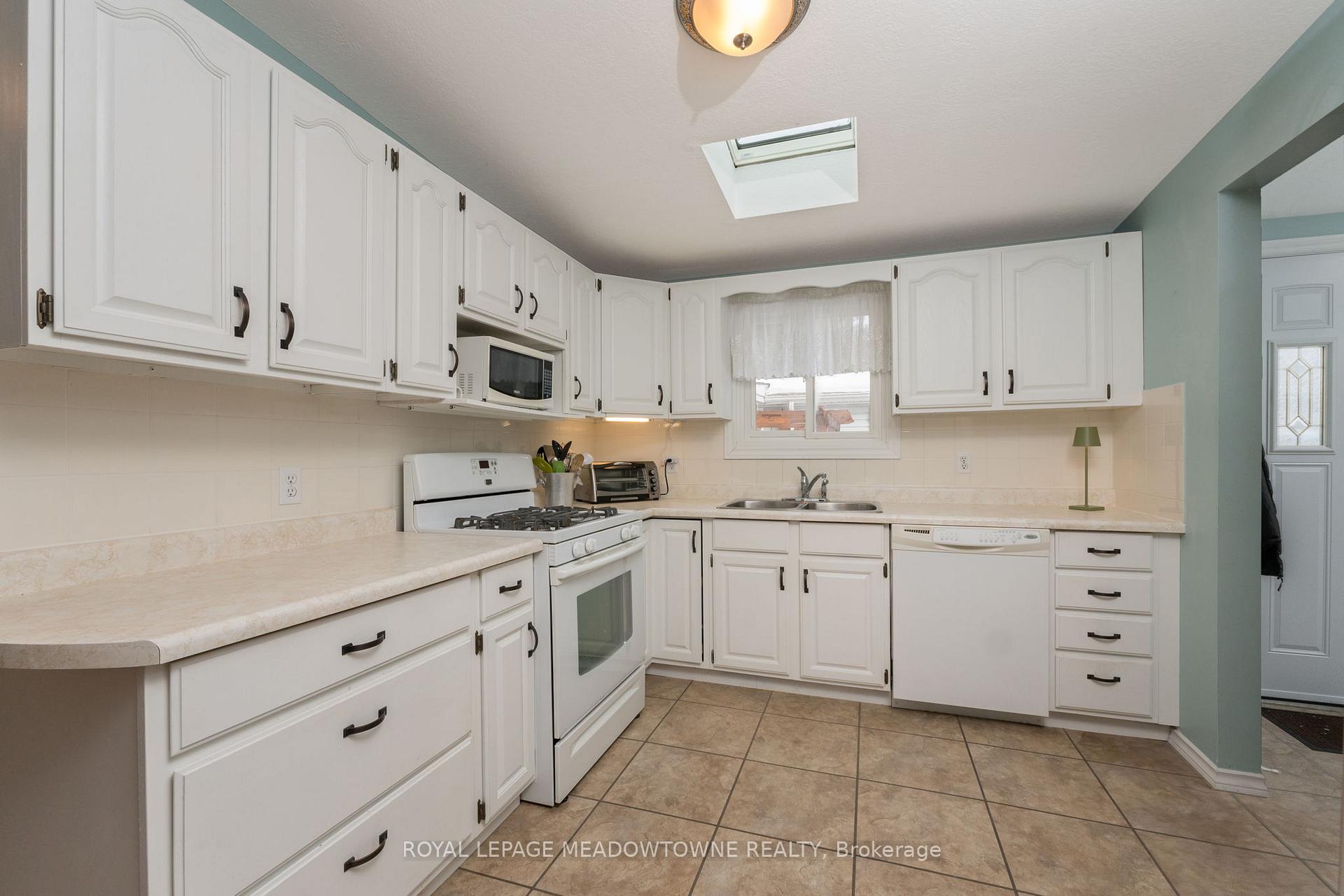 Photo 19 of 13 Bush Lane, Puslinch, Rural Puslinch East — HOMEH