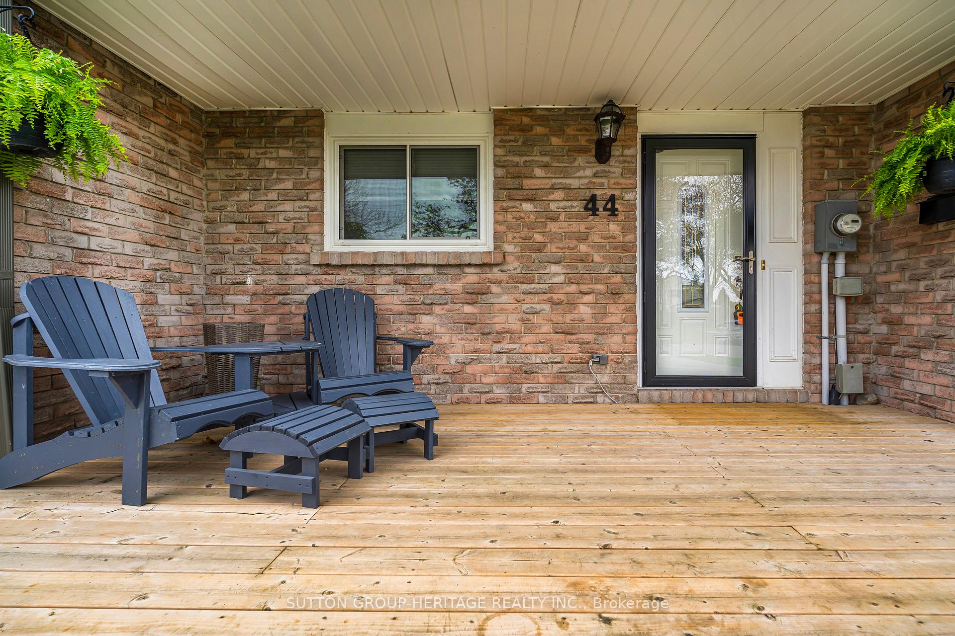Photo 3 of 44 Banner Crescent, Ajax, South West — HOMEH