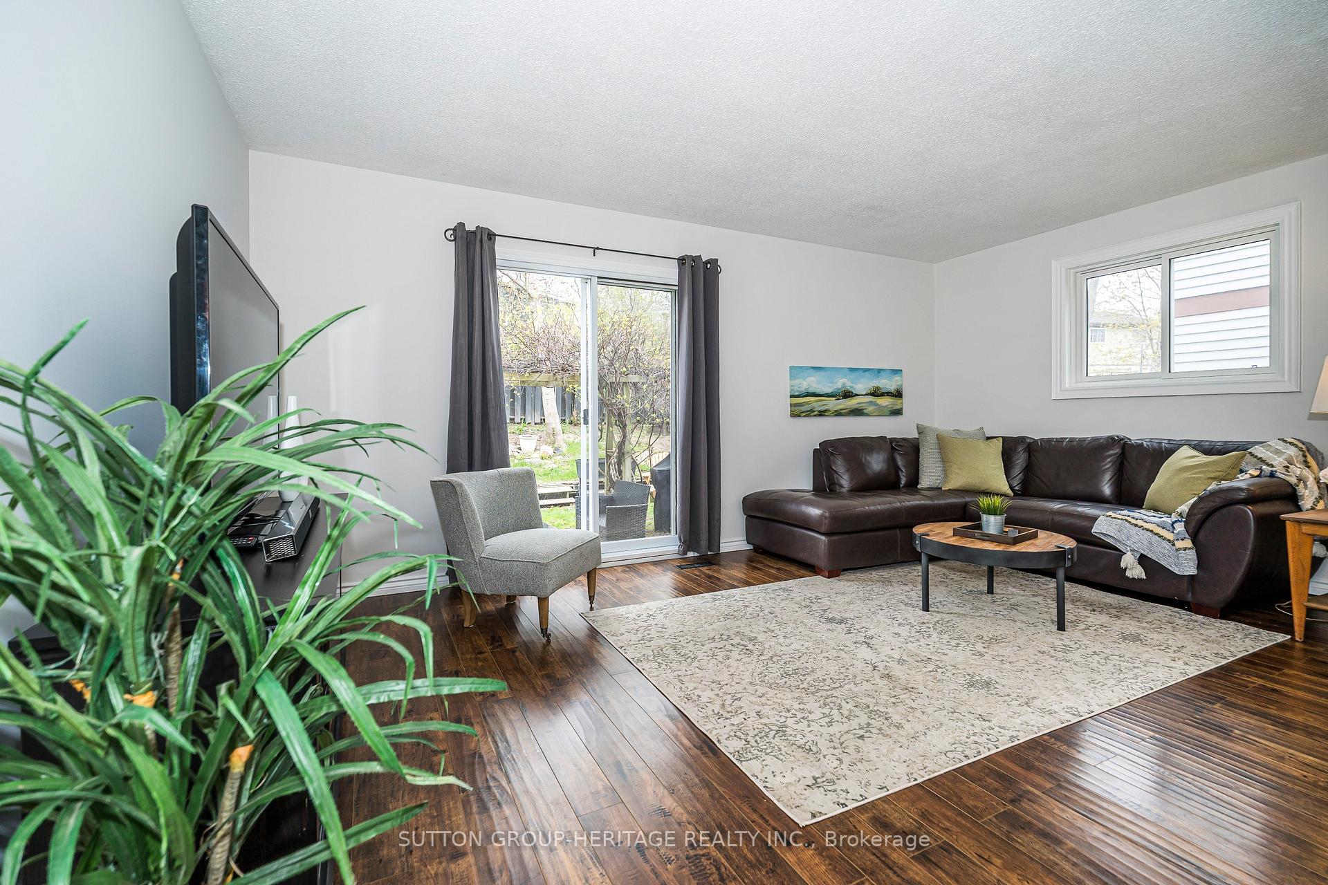 Photo 15 of 44 Banner Crescent, Ajax, South West — HOMEH