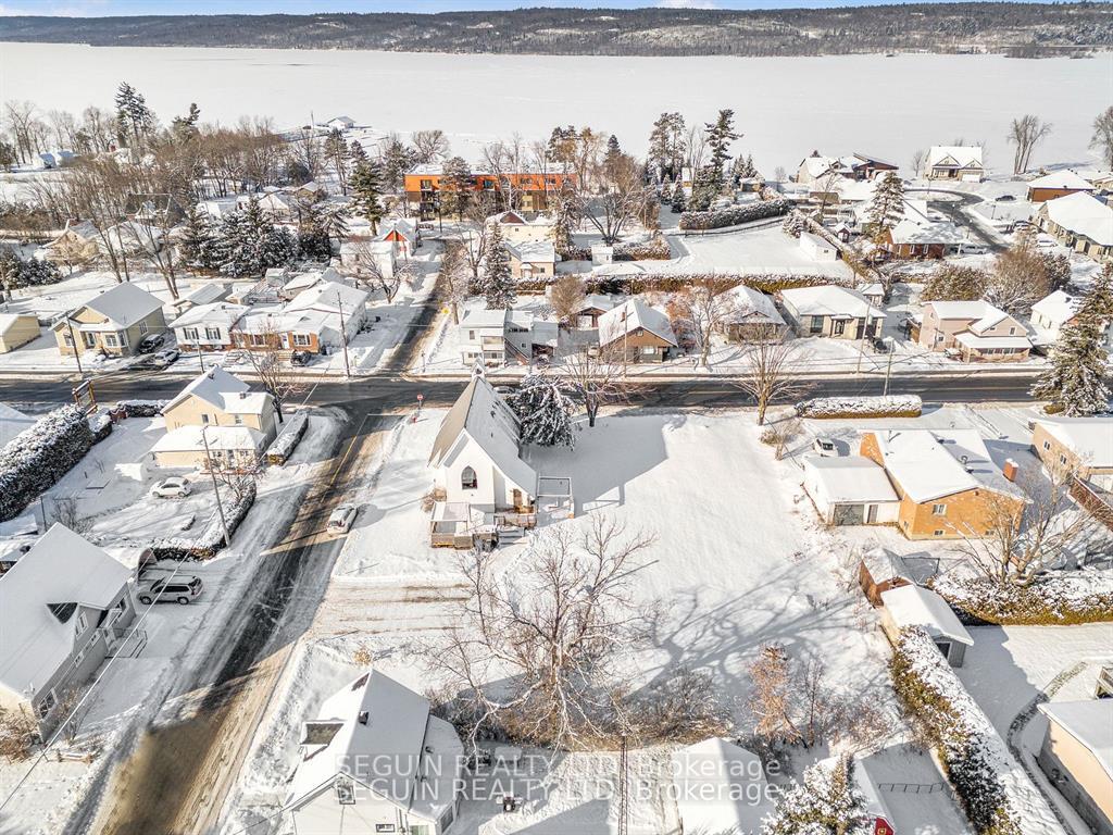 Photo 3 of 903 Front Road W, Champlain, L'Orignal — HOMEH
