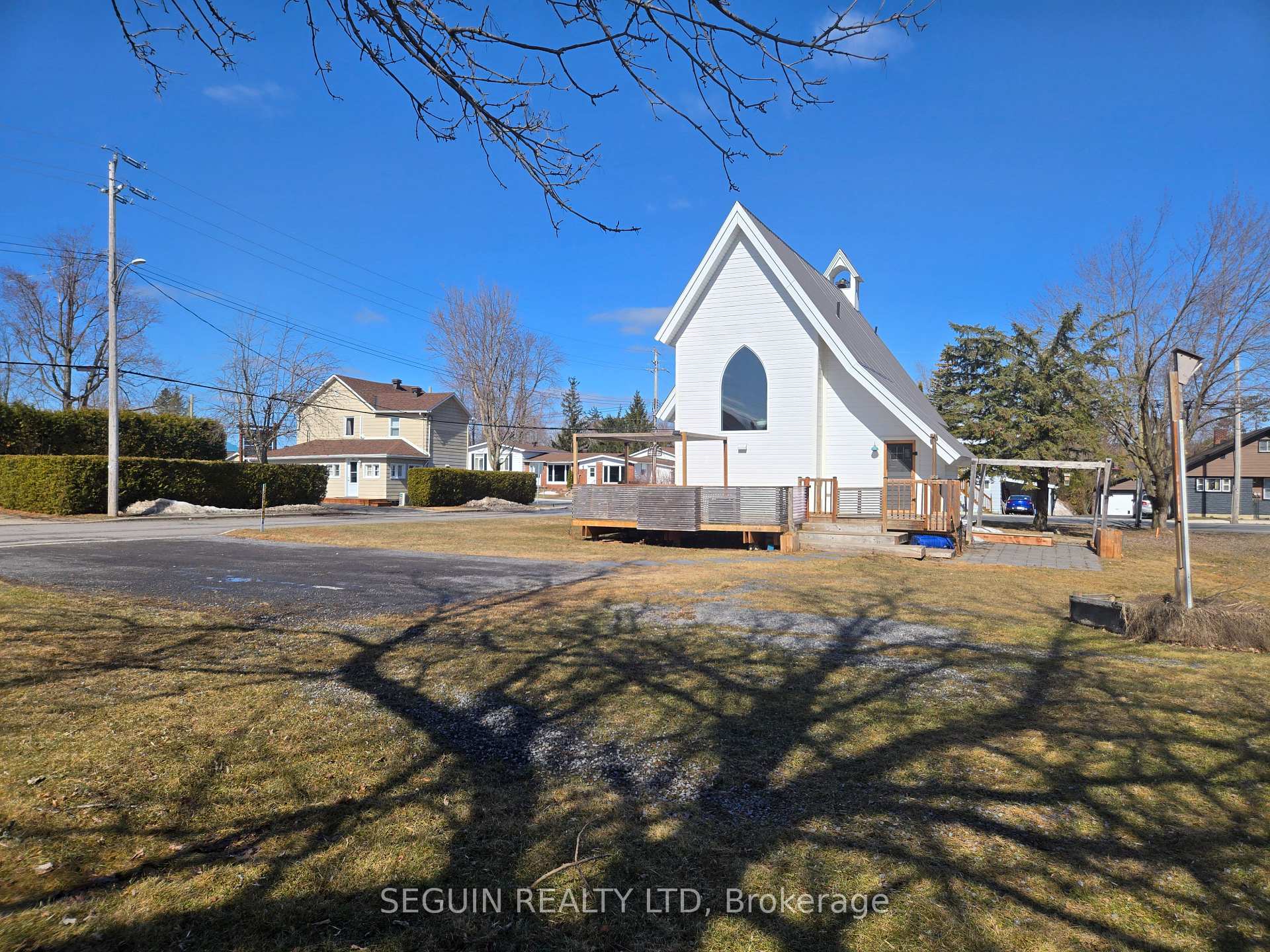 Photo 5 of 903 Front Road W, Champlain, L'Orignal — HOMEH