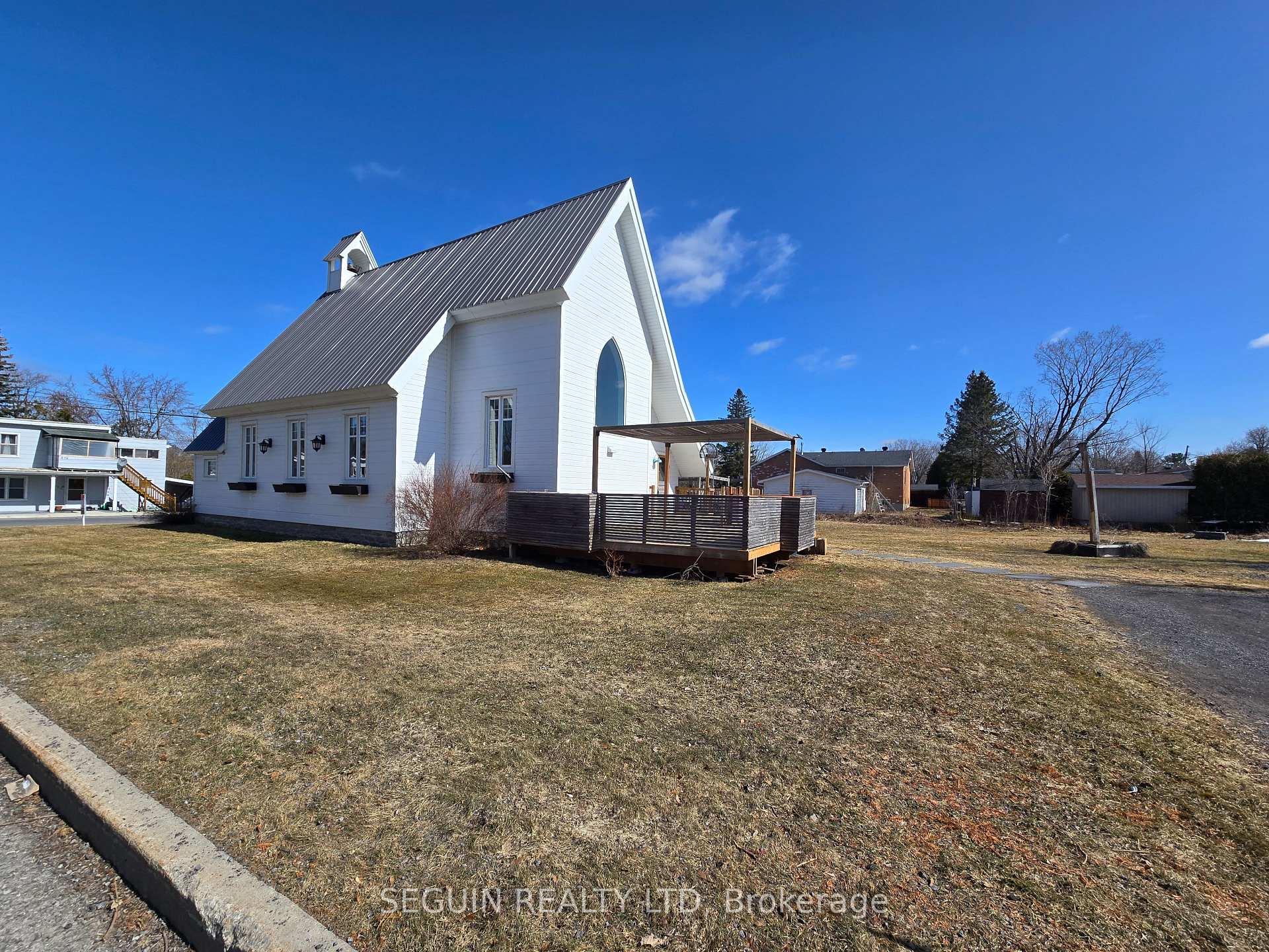 Photo 6 of 903 Front Road W, Champlain, L'Orignal — HOMEH