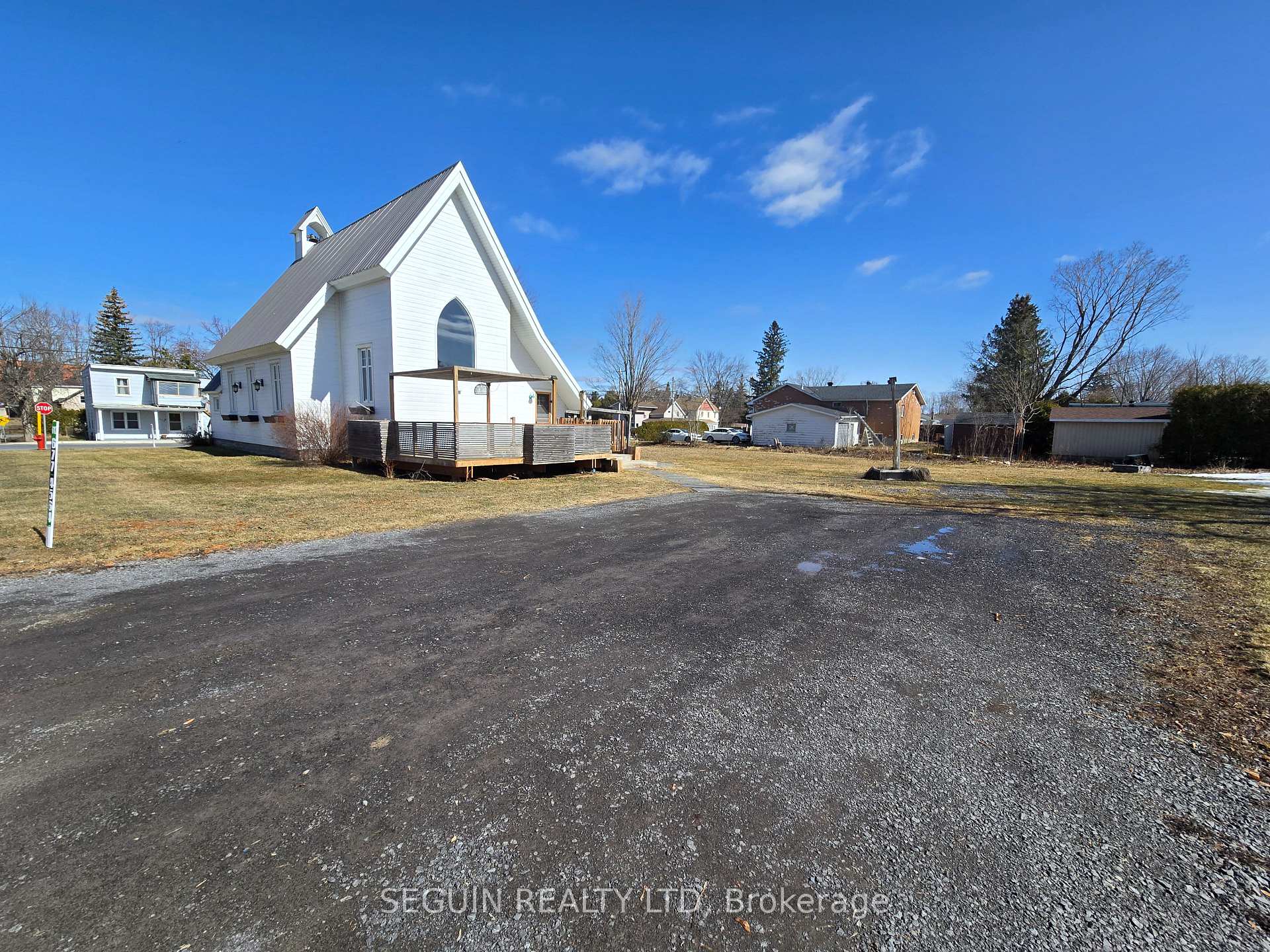 Photo 7 of 903 Front Road W, Champlain, L'Orignal — HOMEH