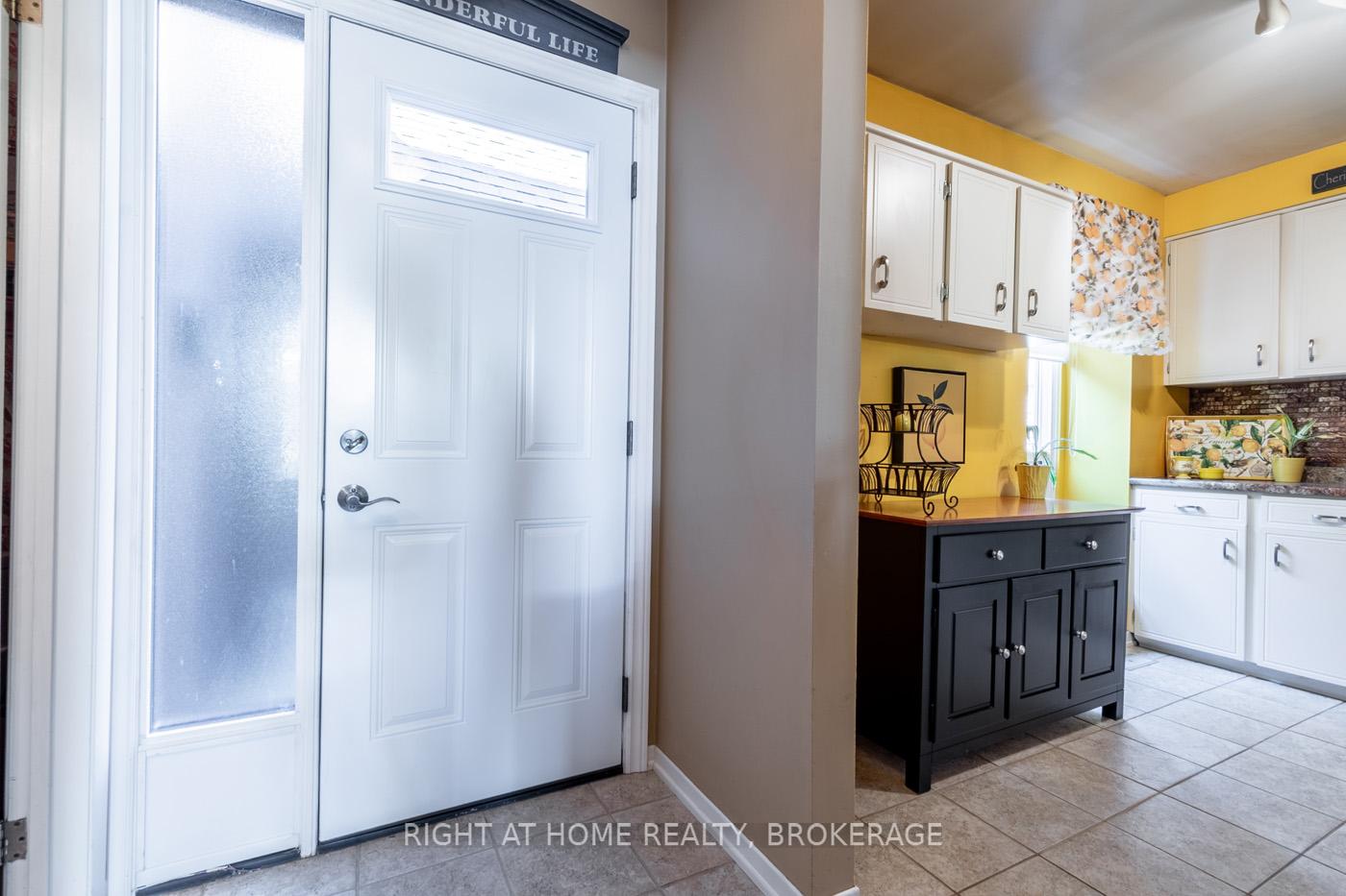 Photo 6 of Unit 45, 122 Lakeshore Road, St. Catharines, Lakeport — HOMEH