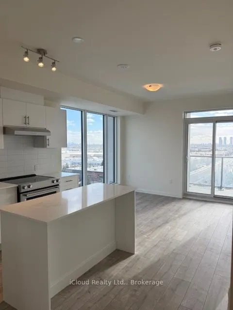 Photo 10 of Unit 921, 8960 Jane Street, Vaughan, Vellore Village — HOMEH