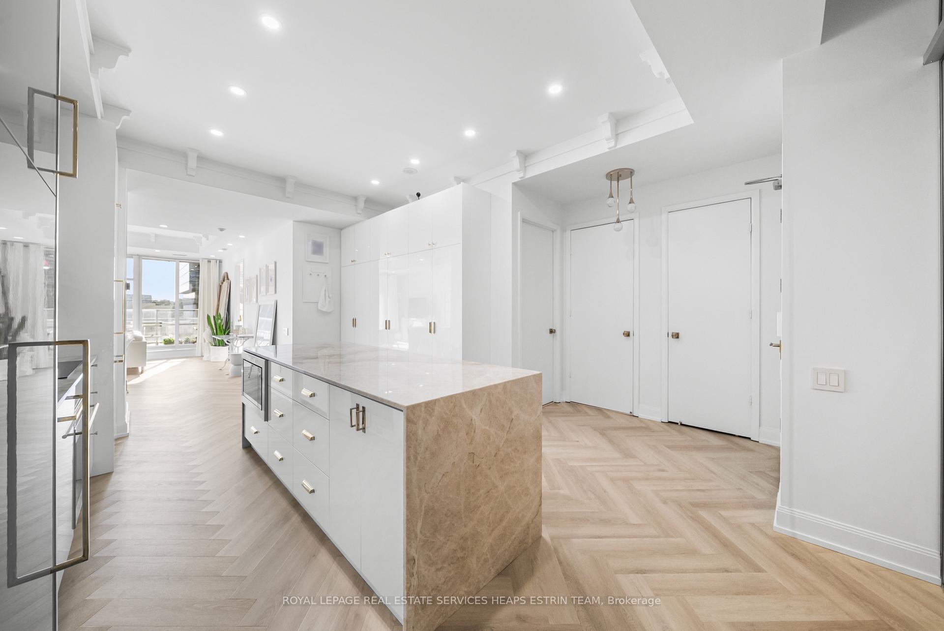 Photo 2 of Unit 409, 2181 Yonge Street, Toronto, Mount Pleasant West — HOMEH