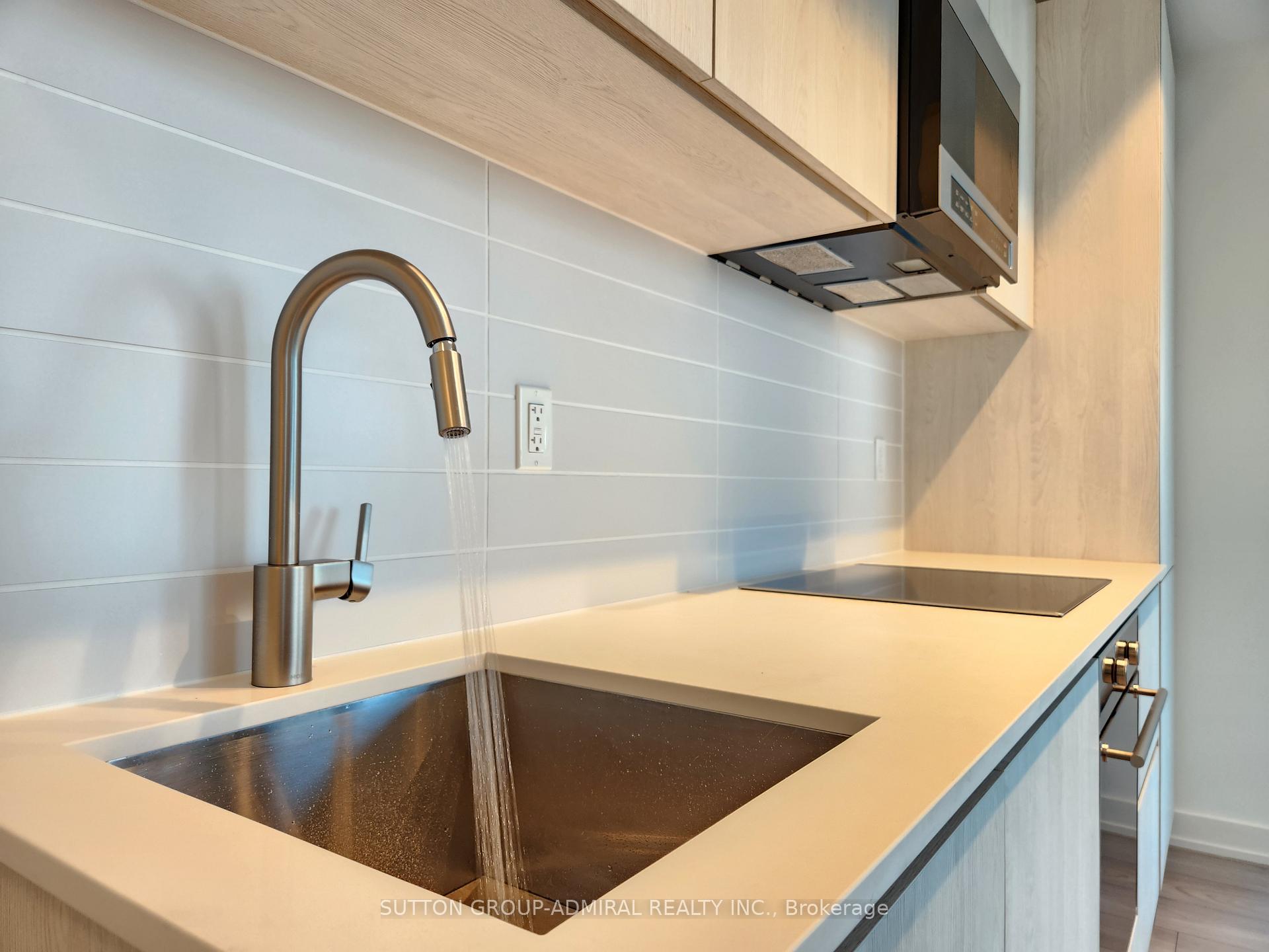Photo 10 of Unit 704N, 120 Broadway Avenue, Toronto, Mount Pleasant West — HOMEH