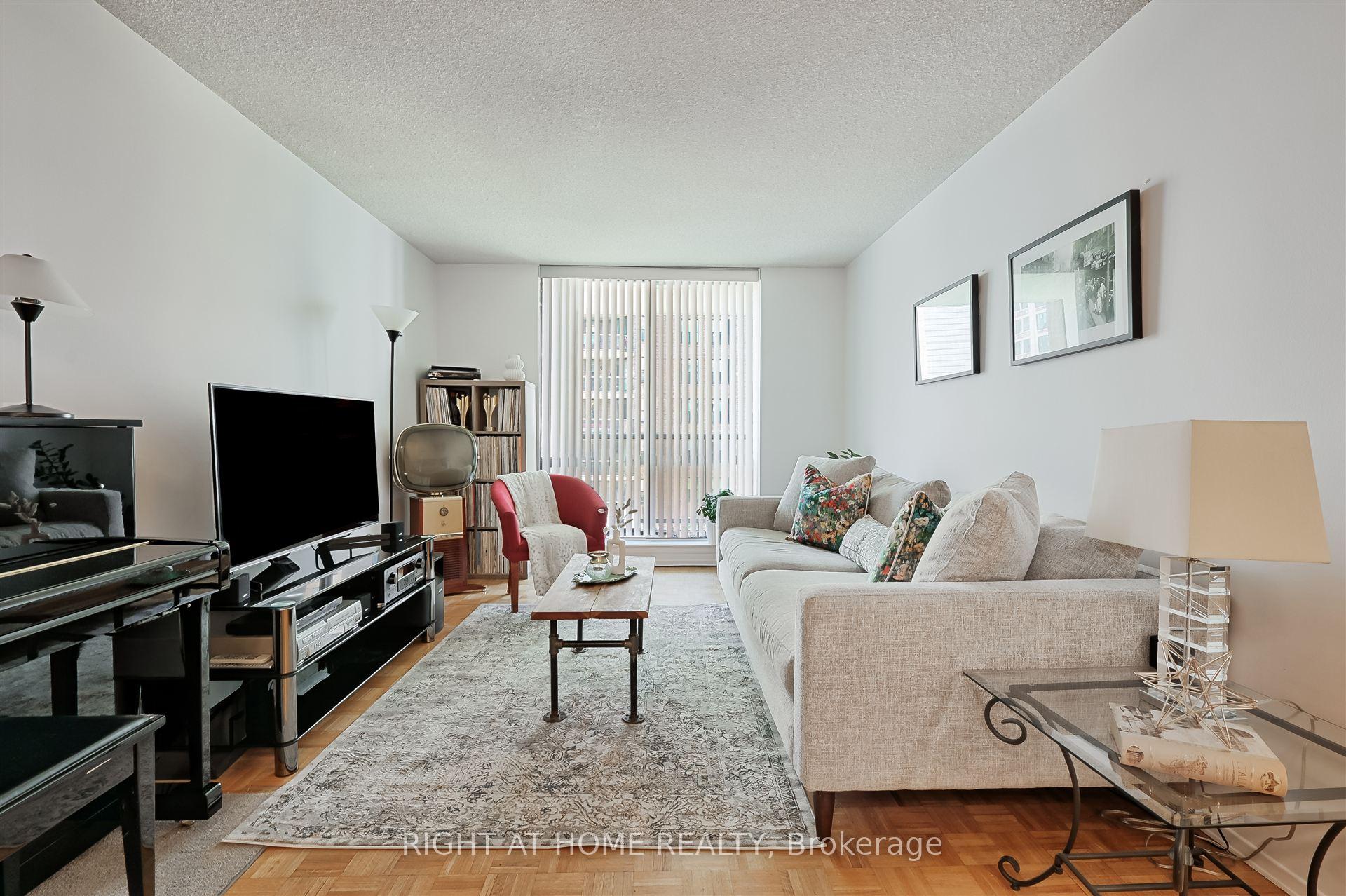 Front of Unit 804, 250 Jarvis Street