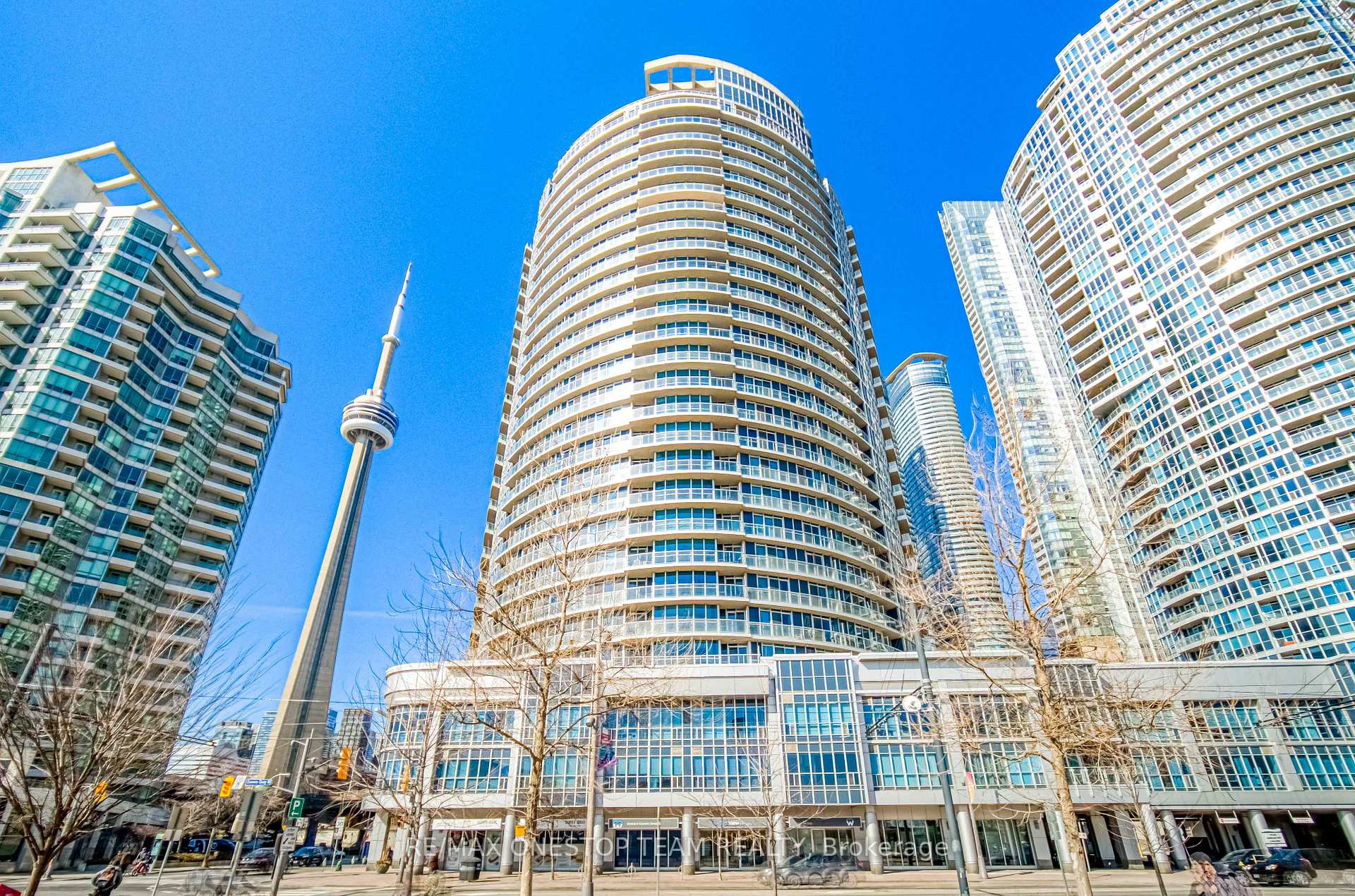 Front of Unit 1002, 218 Queens Quay W