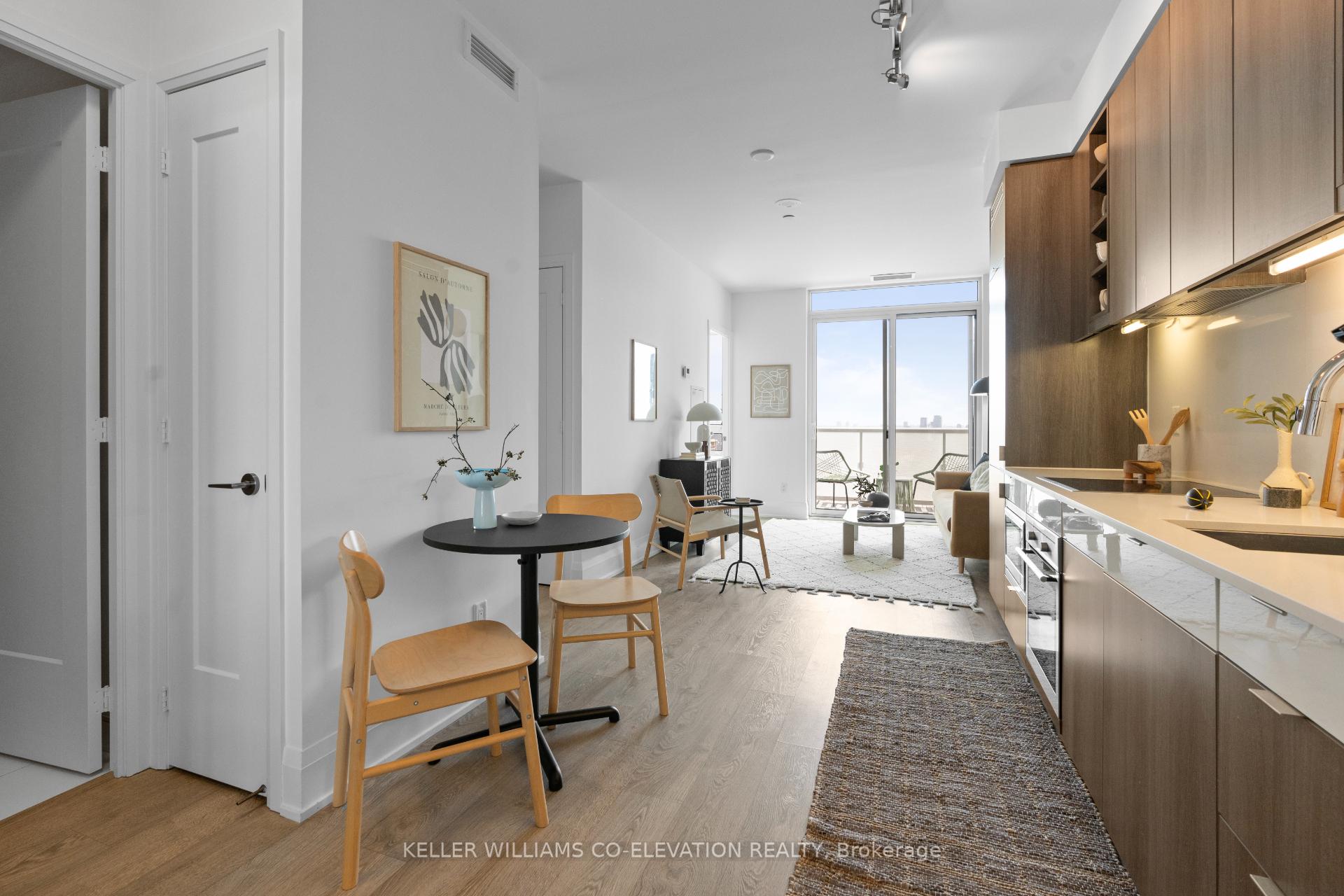 Photo 3 of Unit 2303, 101 Erskine Avenue, Toronto, Mount Pleasant West — HOMEH