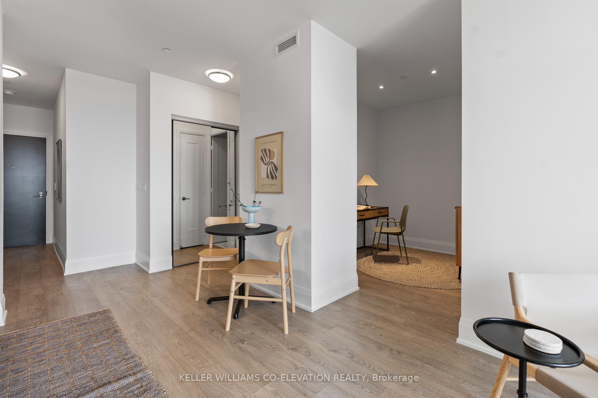Photo 10 of Unit 2303, 101 Erskine Avenue, Toronto, Mount Pleasant West — HOMEH