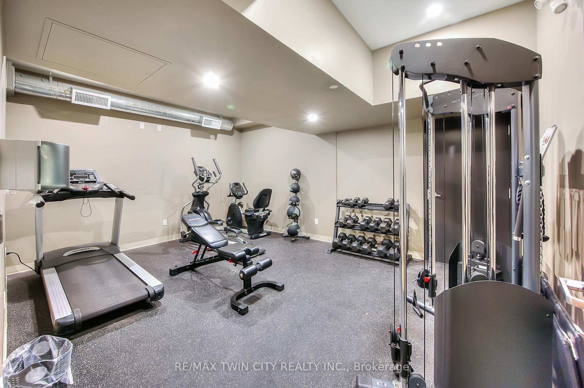 Photo 4 of Unit 520, 690 King Street W, Kitchener, KW Hospital — HOMEH