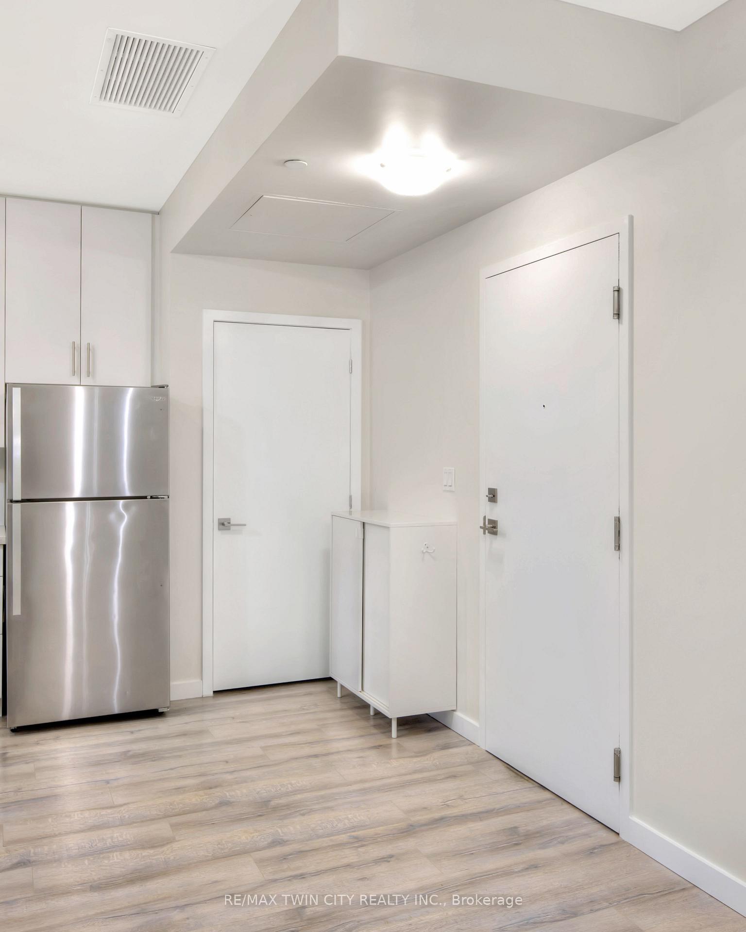 Photo 5 of Unit 520, 690 King Street W, Kitchener, KW Hospital — HOMEH