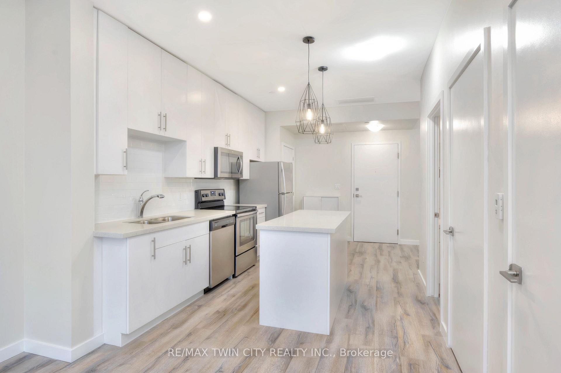 Photo 10 of Unit 520, 690 King Street W, Kitchener, KW Hospital — HOMEH