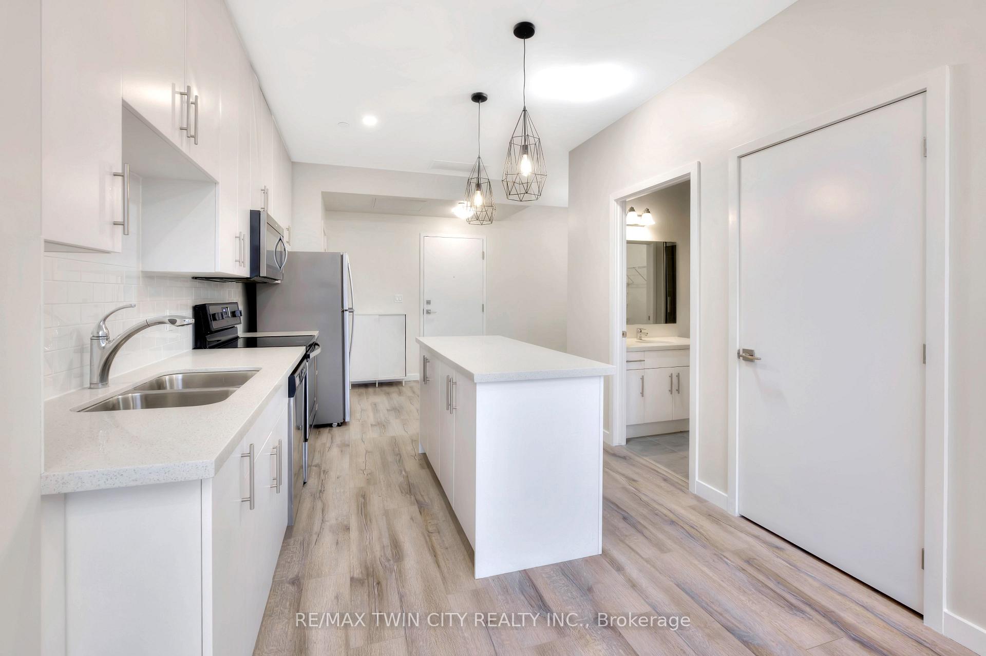 Photo 11 of Unit 520, 690 King Street W, Kitchener, KW Hospital — HOMEH