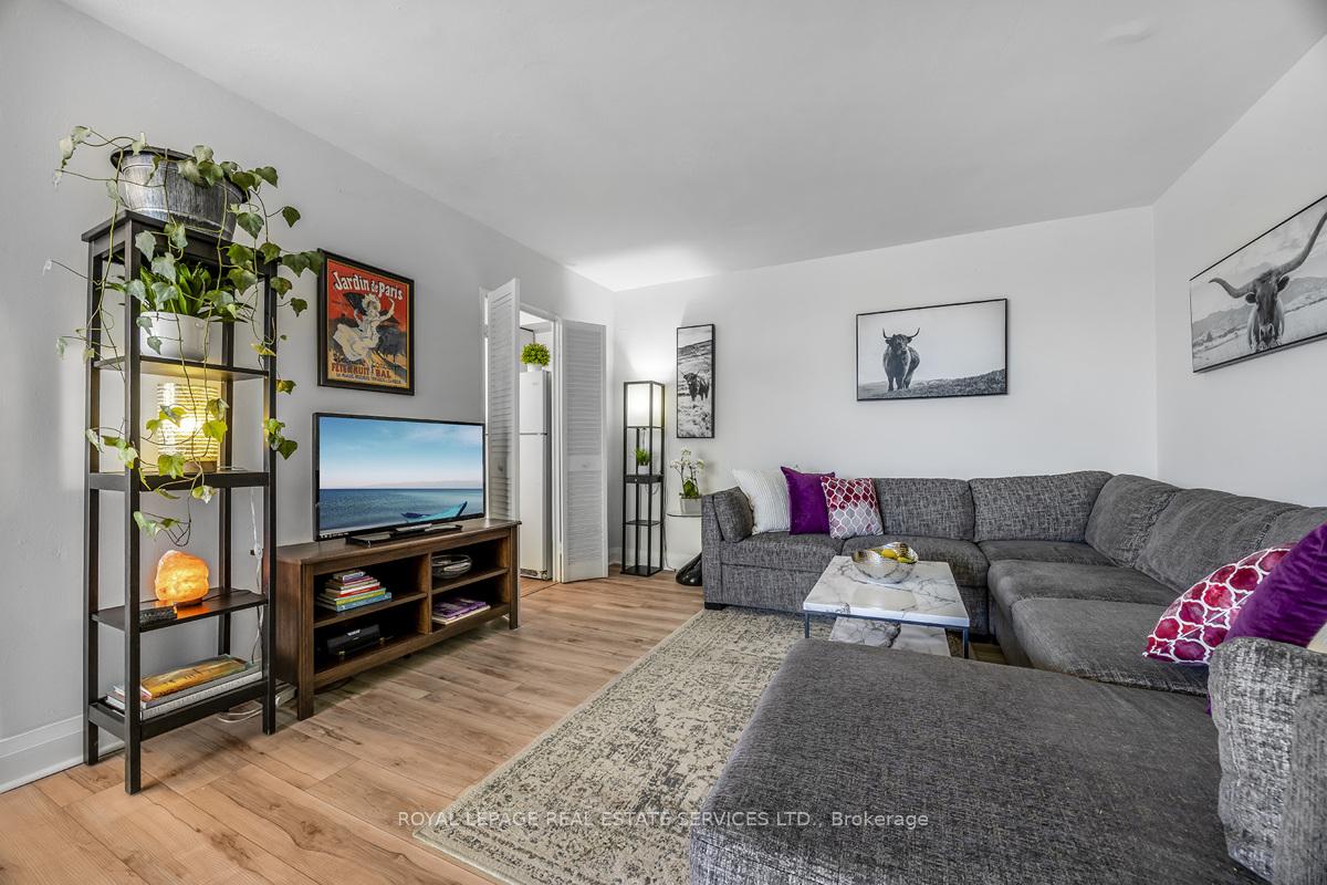 Photo 2 of Unit 2810, 5 Massey Square, Toronto, Crescent Town — HOMEH