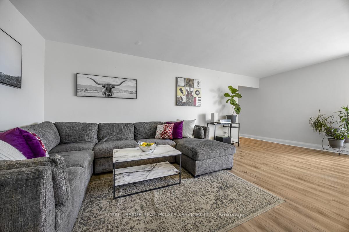 Photo 4 of Unit 2810, 5 Massey Square, Toronto, Crescent Town — HOMEH