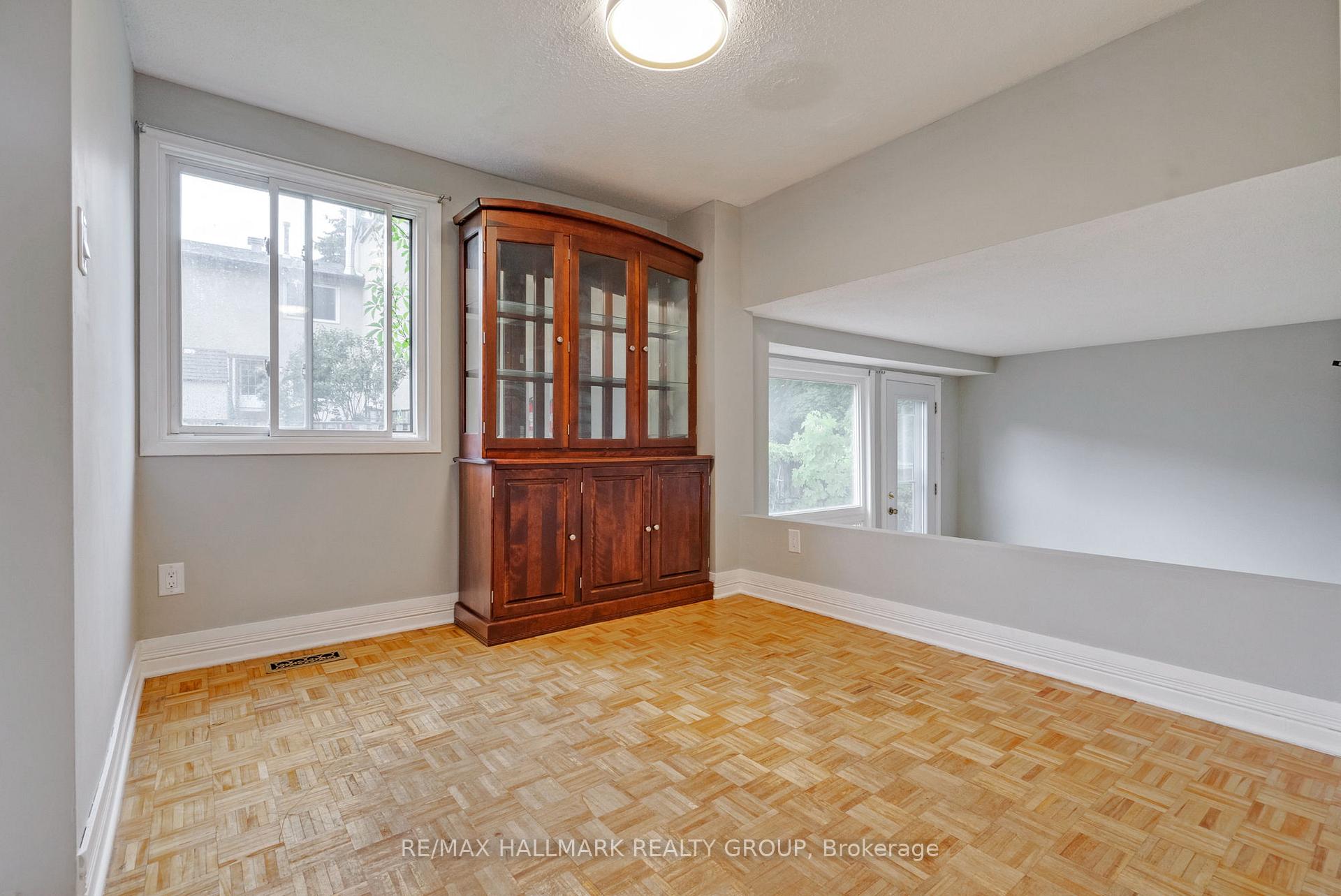 Photo 8 of 12F Larkshire Lane, Ottawa, Barrhaven - Pheasant Run — HOMEH