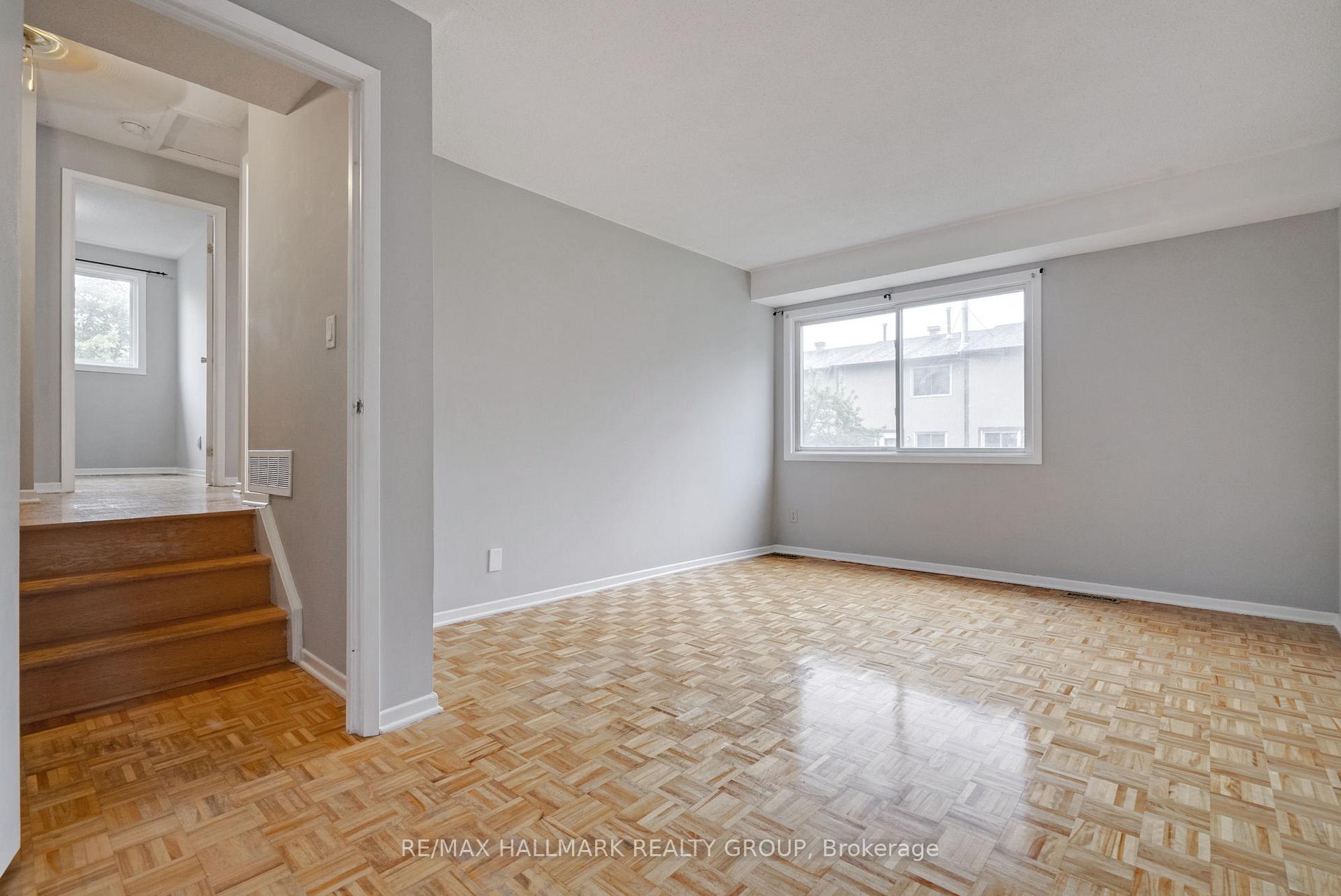 Photo 14 of 12F Larkshire Lane, Ottawa, Barrhaven - Pheasant Run — HOMEH