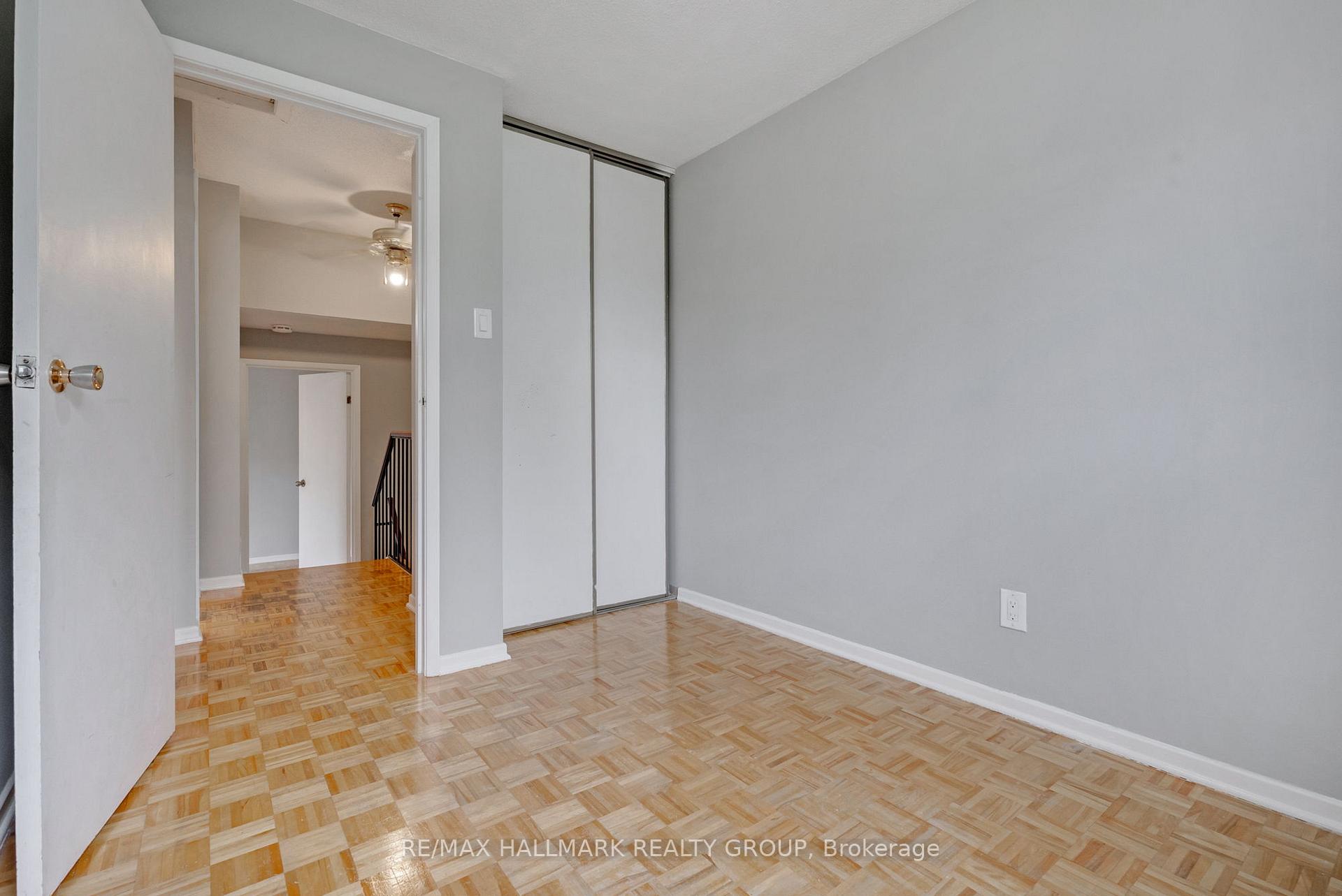 Photo 20 of 12F Larkshire Lane, Ottawa, Barrhaven - Pheasant Run — HOMEH