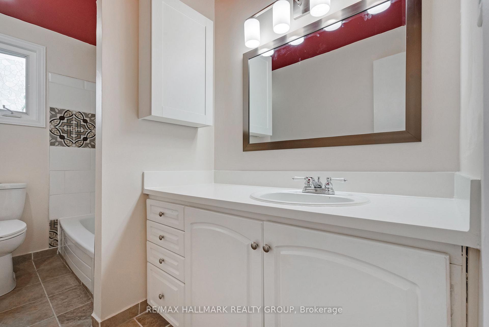 Photo 21 of 12F Larkshire Lane, Ottawa, Barrhaven - Pheasant Run — HOMEH