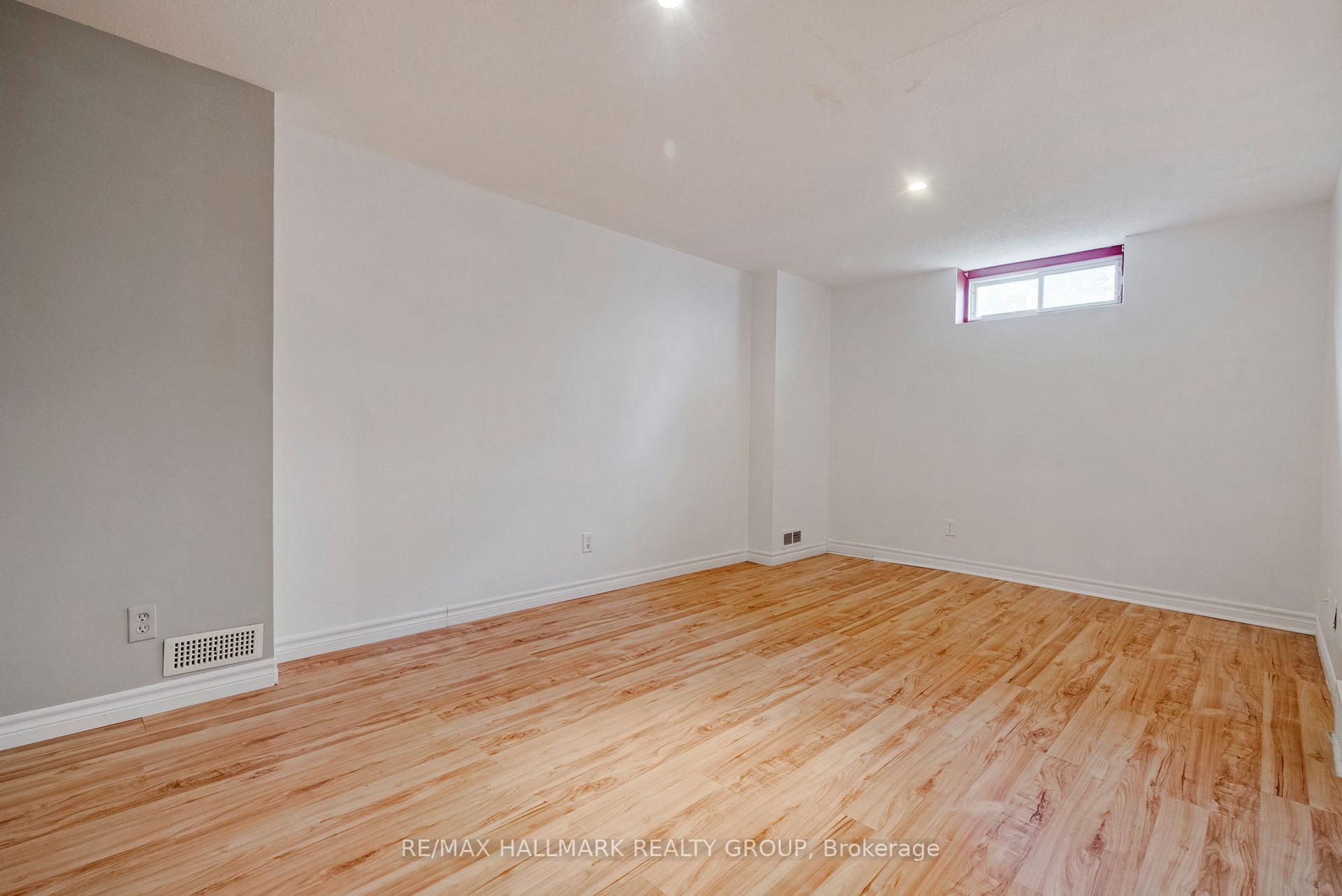 Photo 24 of 12F Larkshire Lane, Ottawa, Barrhaven - Pheasant Run — HOMEH