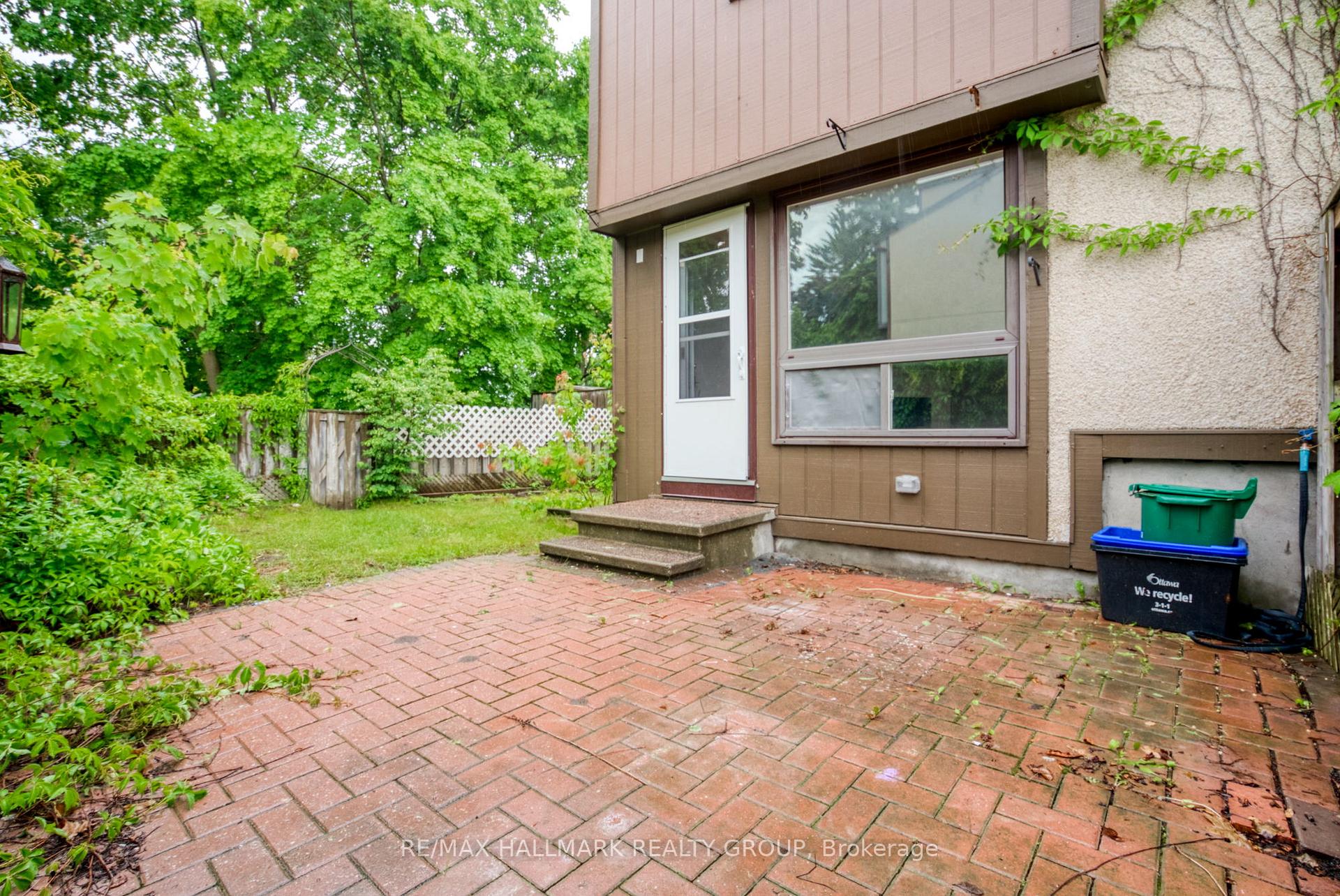 Photo 26 of 12F Larkshire Lane, Ottawa, Barrhaven - Pheasant Run — HOMEH