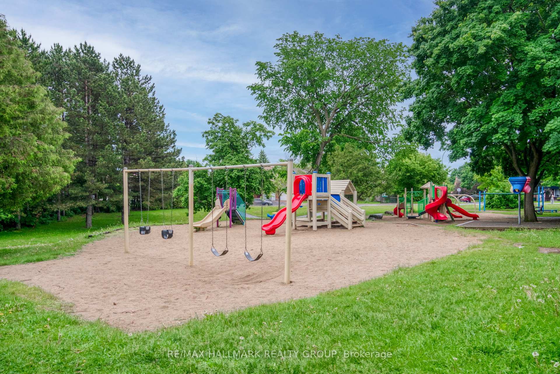 Photo 27 of 12F Larkshire Lane, Ottawa, Barrhaven - Pheasant Run — HOMEH