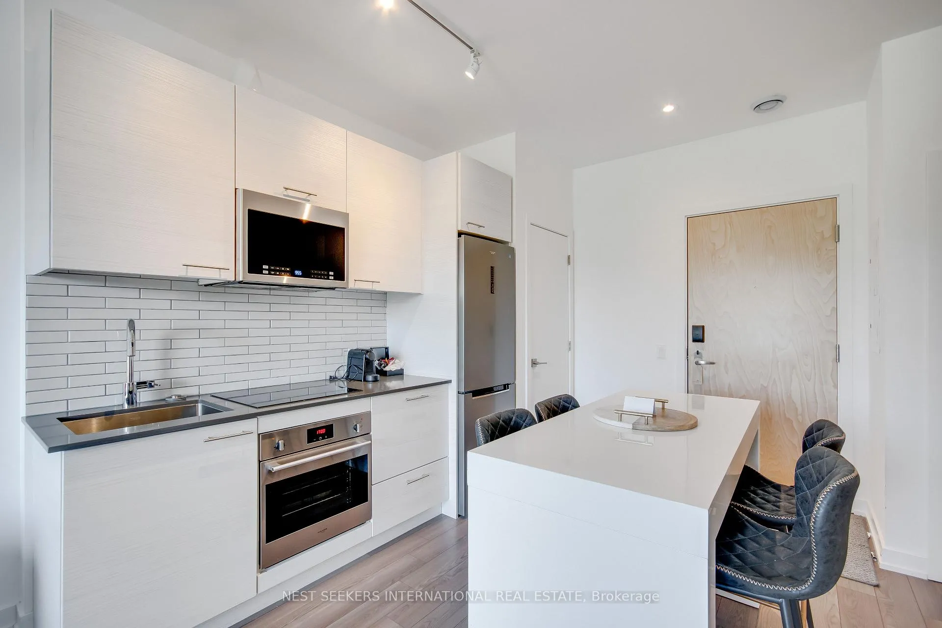 Photo 5 of Unit 411, 120 Carrick Trail, Gravenhurst, Muskoka (S) — HOMEH