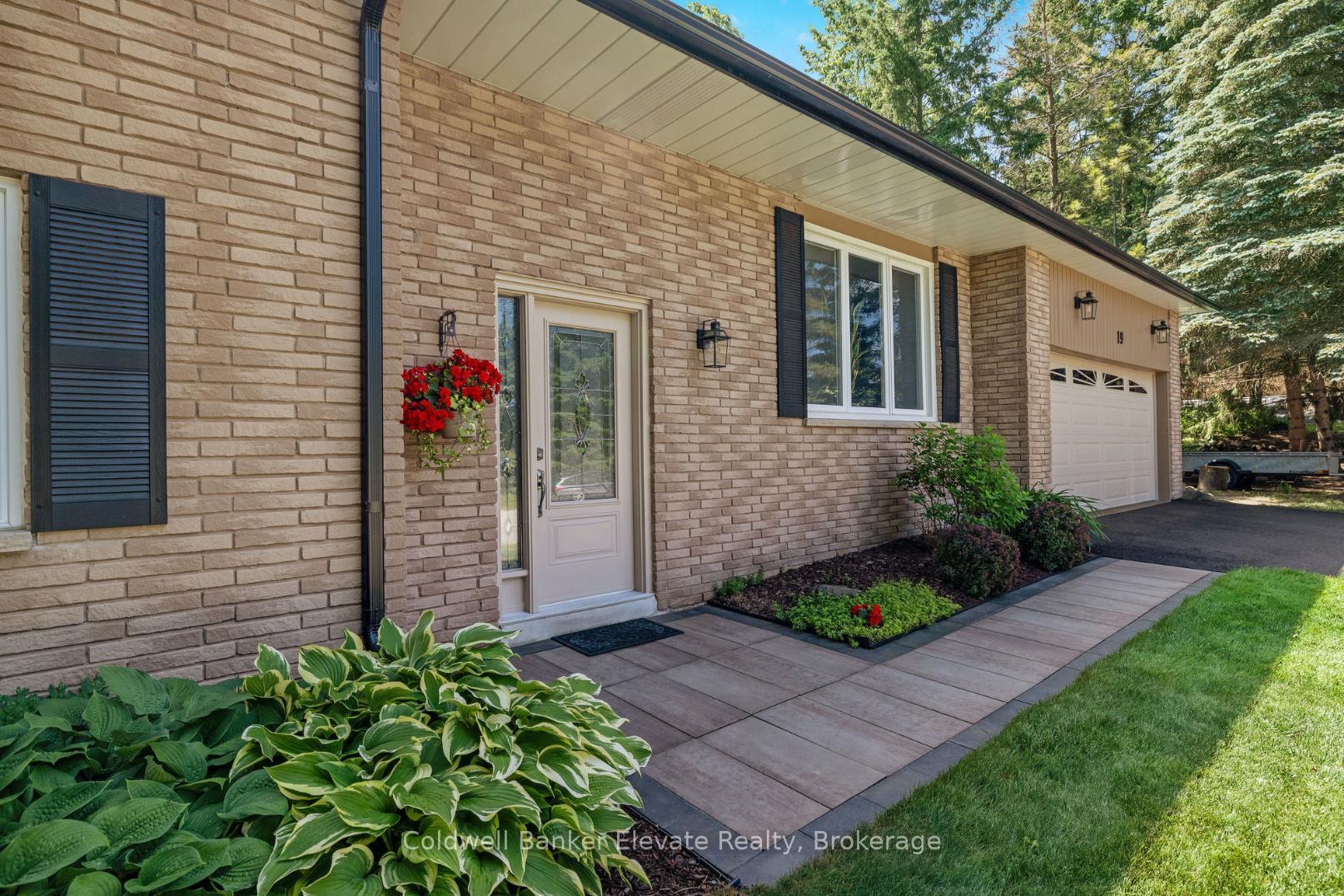 Photo 5 of 19 Wesley Crescent, Erin — HOMEH