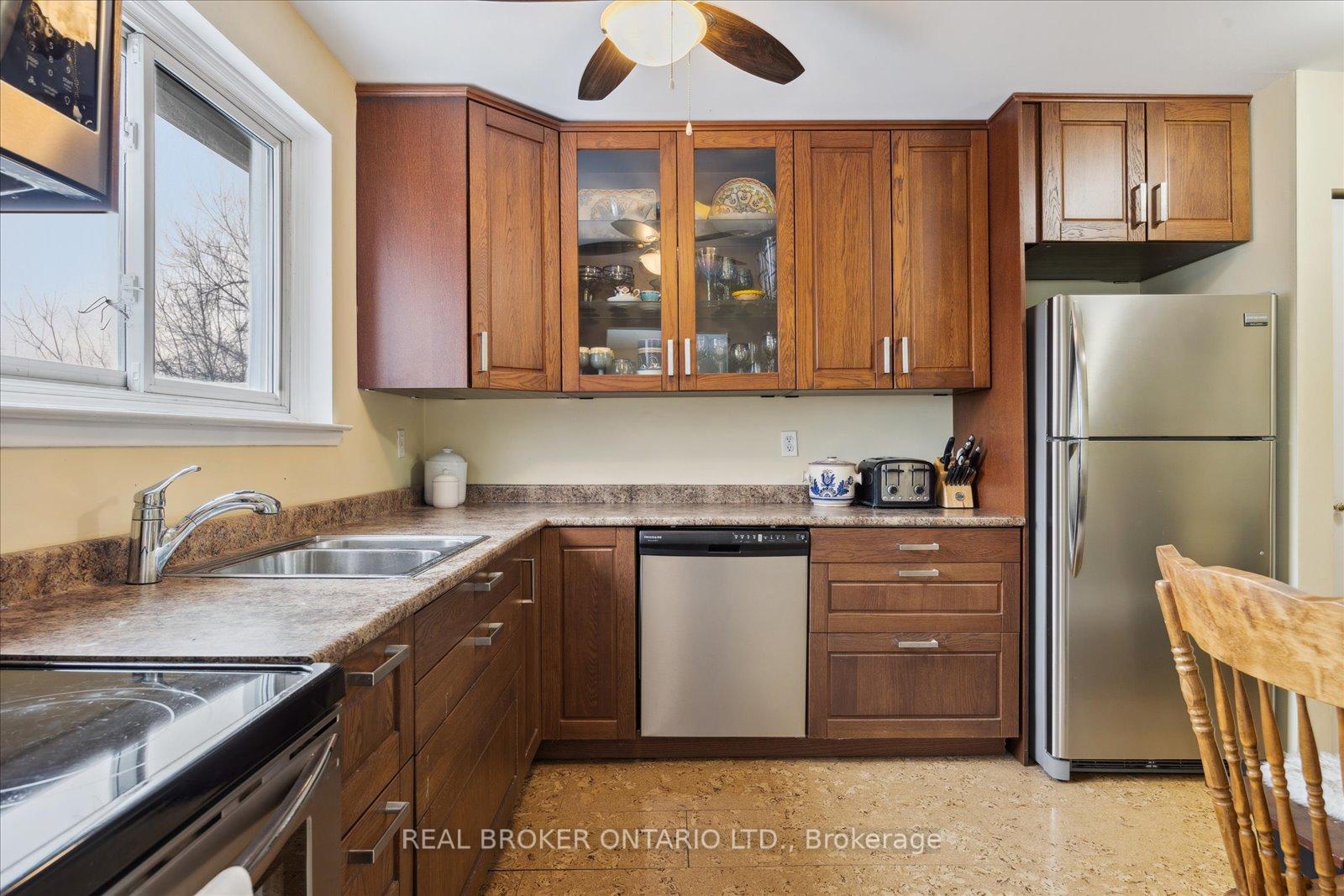 Photo 10 of Unit 74, 120 Nonquon Road, Oshawa, Centennial — HOMEH