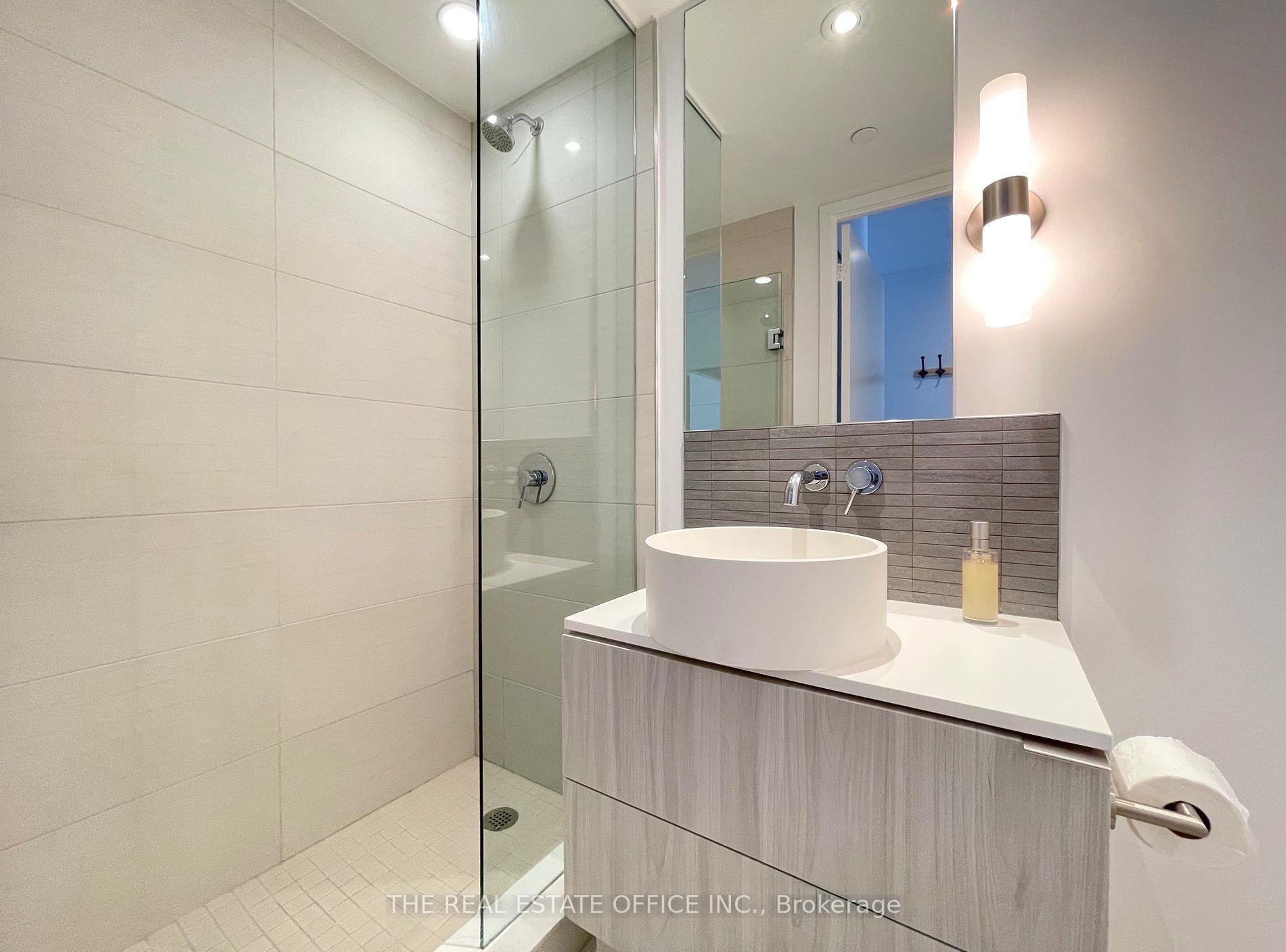 Photo 9 of Unit 2113, 161 Roehampton Avenue, Toronto, Mount Pleasant West — HOMEH