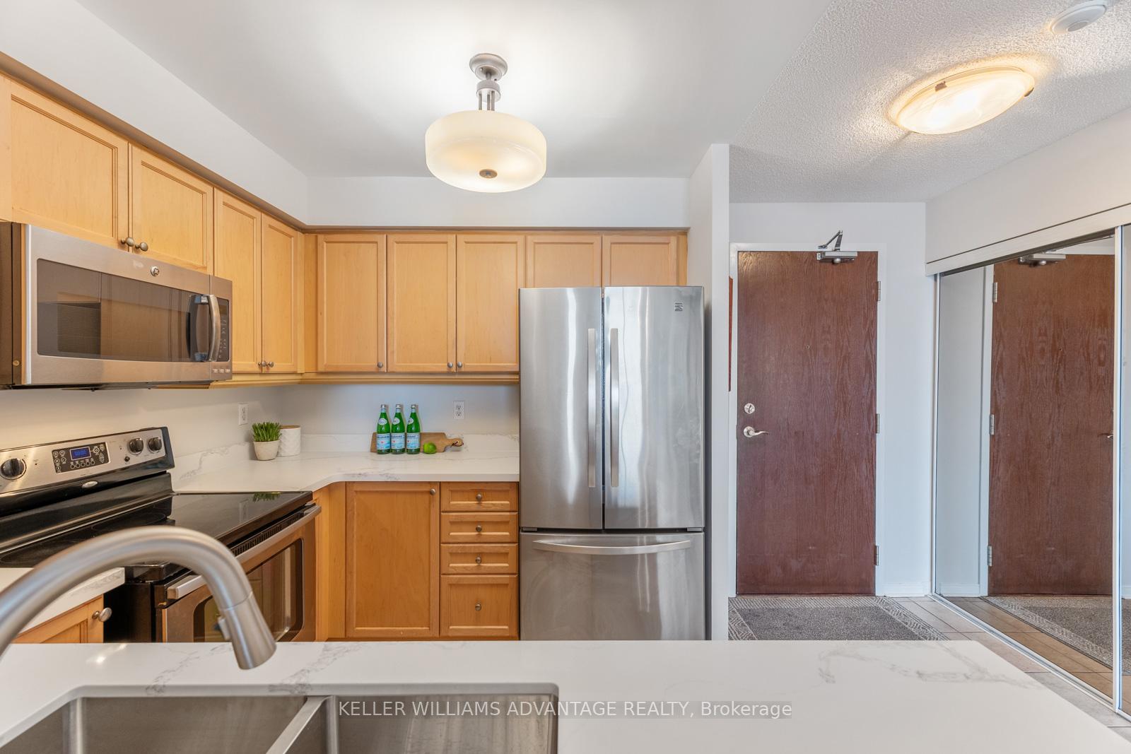 Photo 6 of Unit 522, 1733 Queen Street E, Toronto, The Beaches — HOMEH