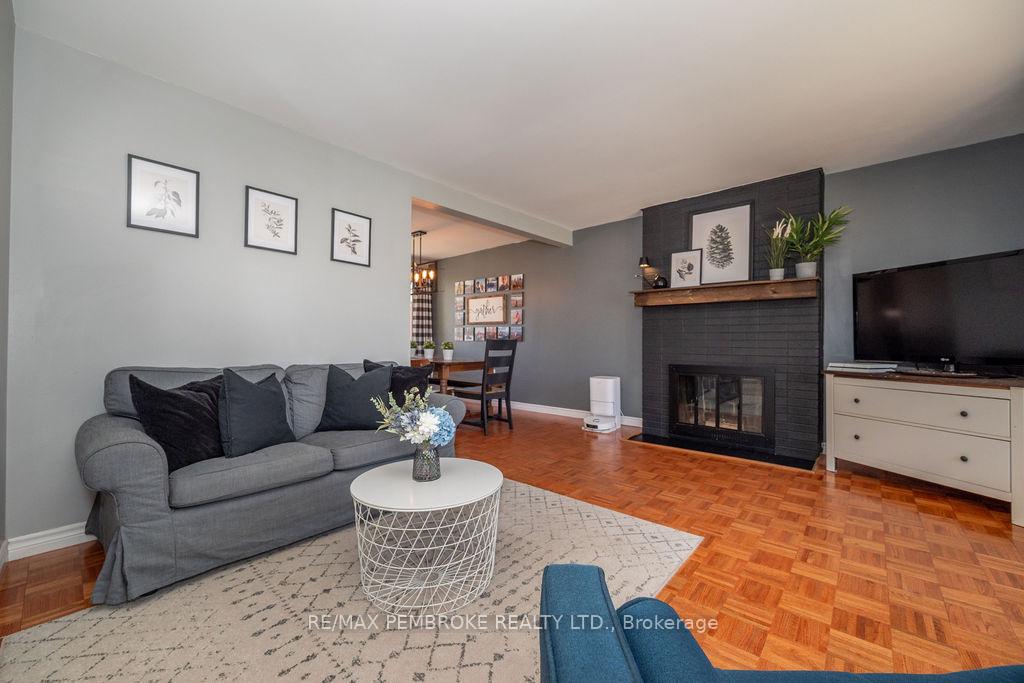 Photo 8 of 76 Frontenac Crescent, Deep River — HOMEH