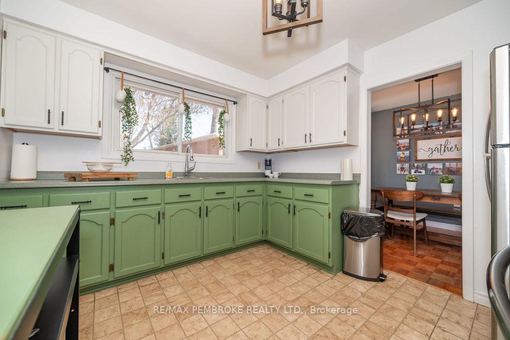 Photo 13 of 76 Frontenac Crescent, Deep River — HOMEH