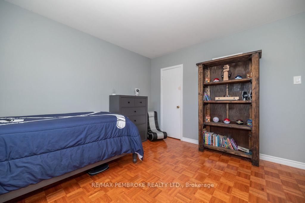 Photo 22 of 76 Frontenac Crescent, Deep River — HOMEH