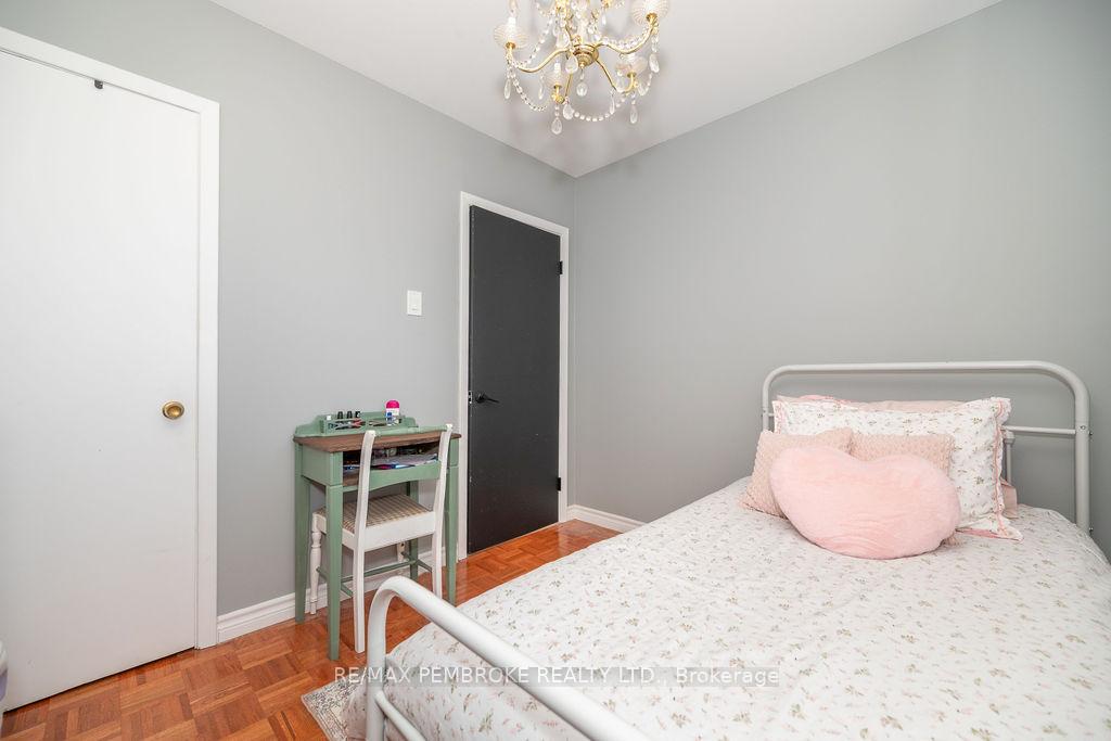 Photo 24 of 76 Frontenac Crescent, Deep River — HOMEH