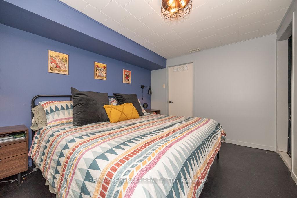 Photo 28 of 76 Frontenac Crescent, Deep River — HOMEH