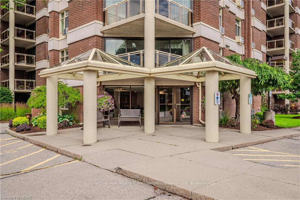 Photo 5 of Unit 207, 8 Christopher Court, Guelph, Kortright West — HOMEH
