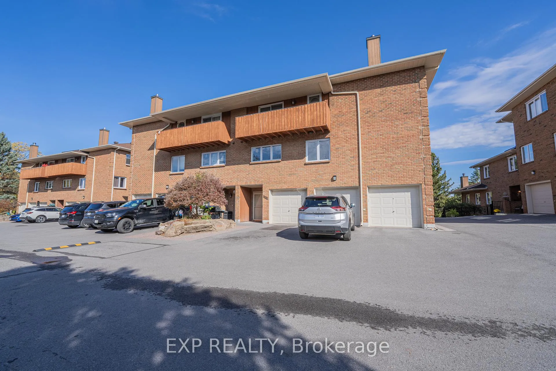 Photo 1 of 208 Stratas Court, Ottawa, Kanata - Katimavik — HOMEH
