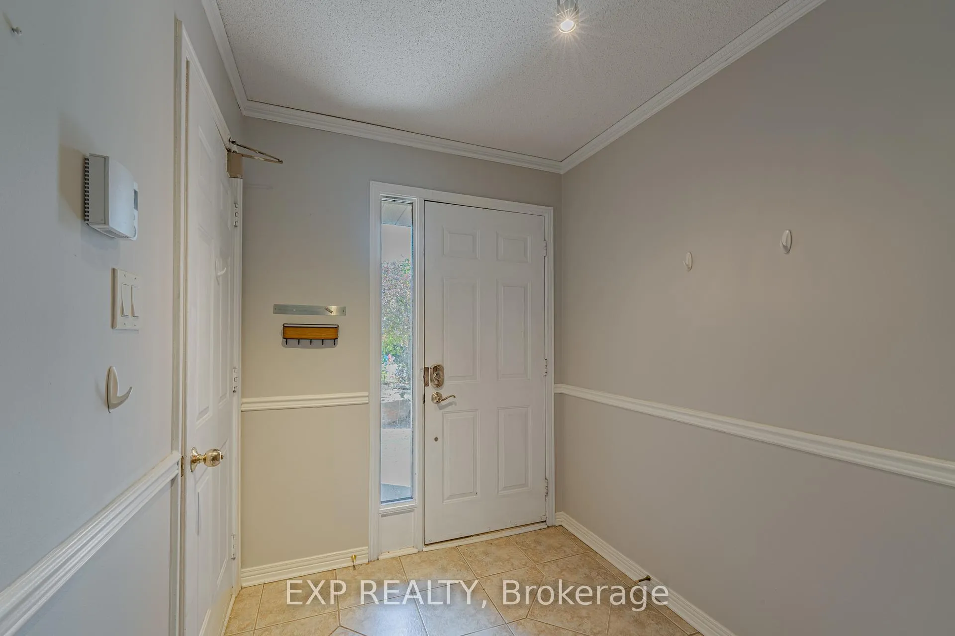 Photo 8 of 208 Stratas Court, Ottawa, Kanata - Katimavik — HOMEH