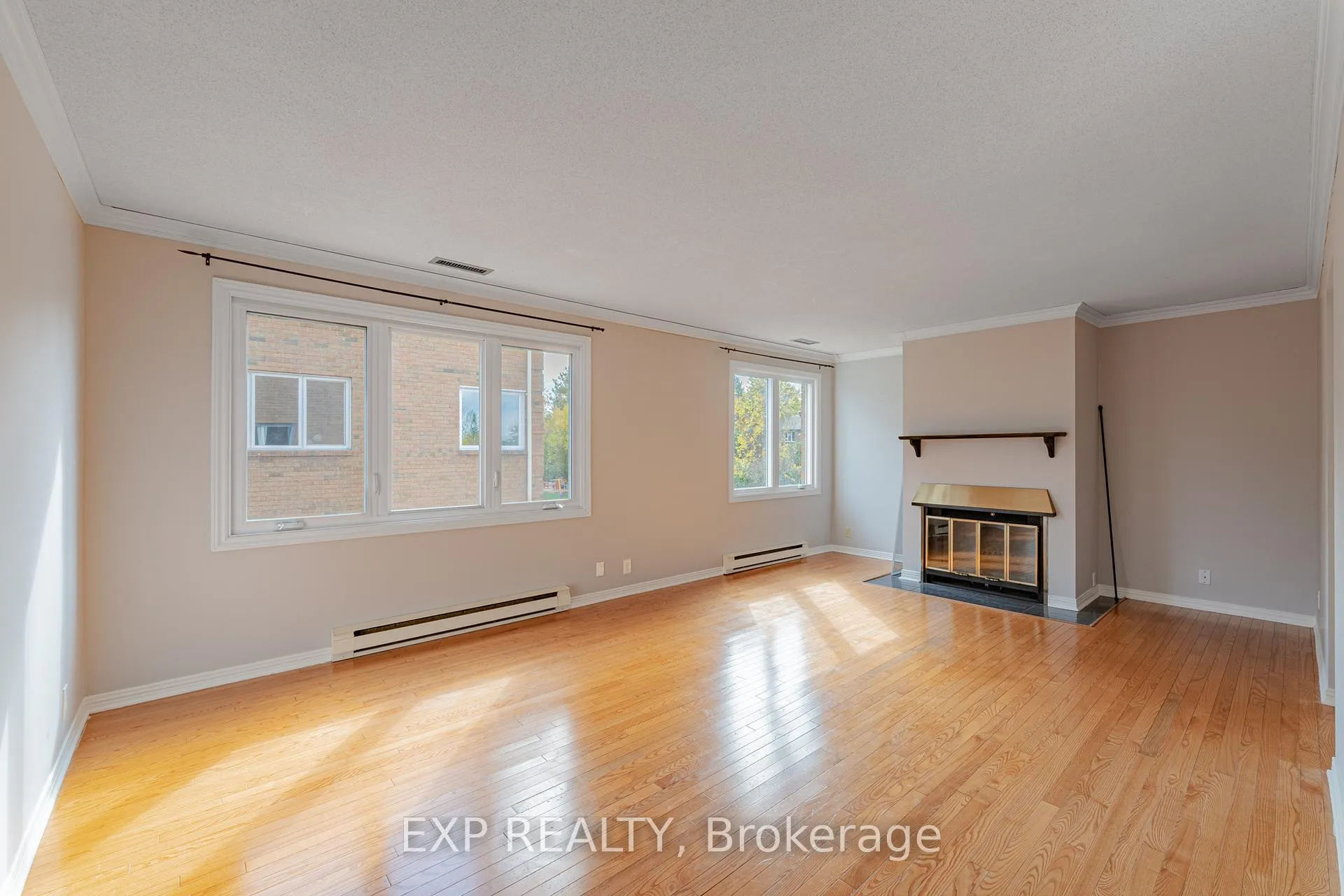 Photo 14 of 208 Stratas Court, Ottawa, Kanata - Katimavik — HOMEH