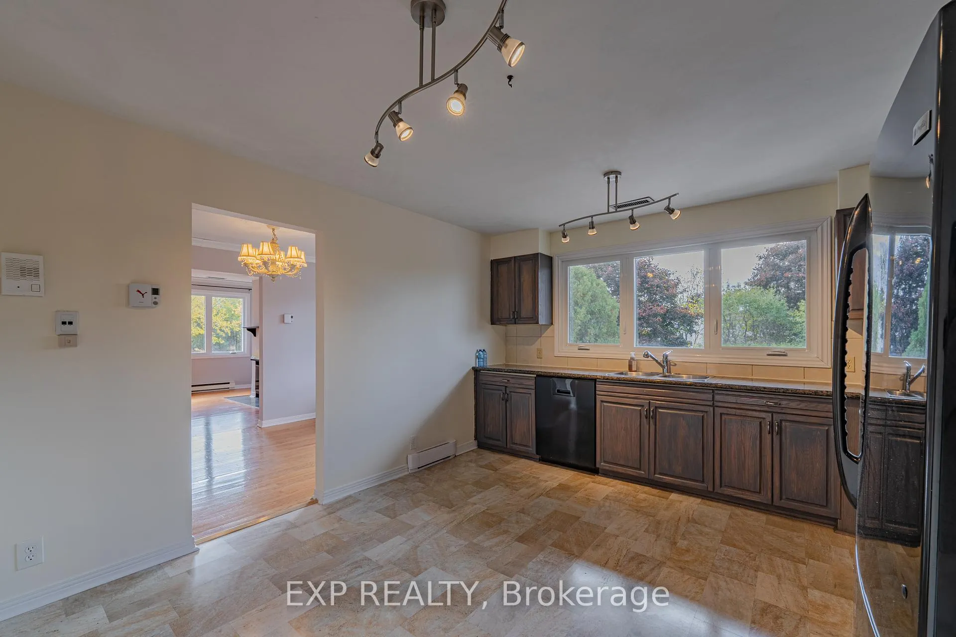 Photo 18 of 208 Stratas Court, Ottawa, Kanata - Katimavik — HOMEH