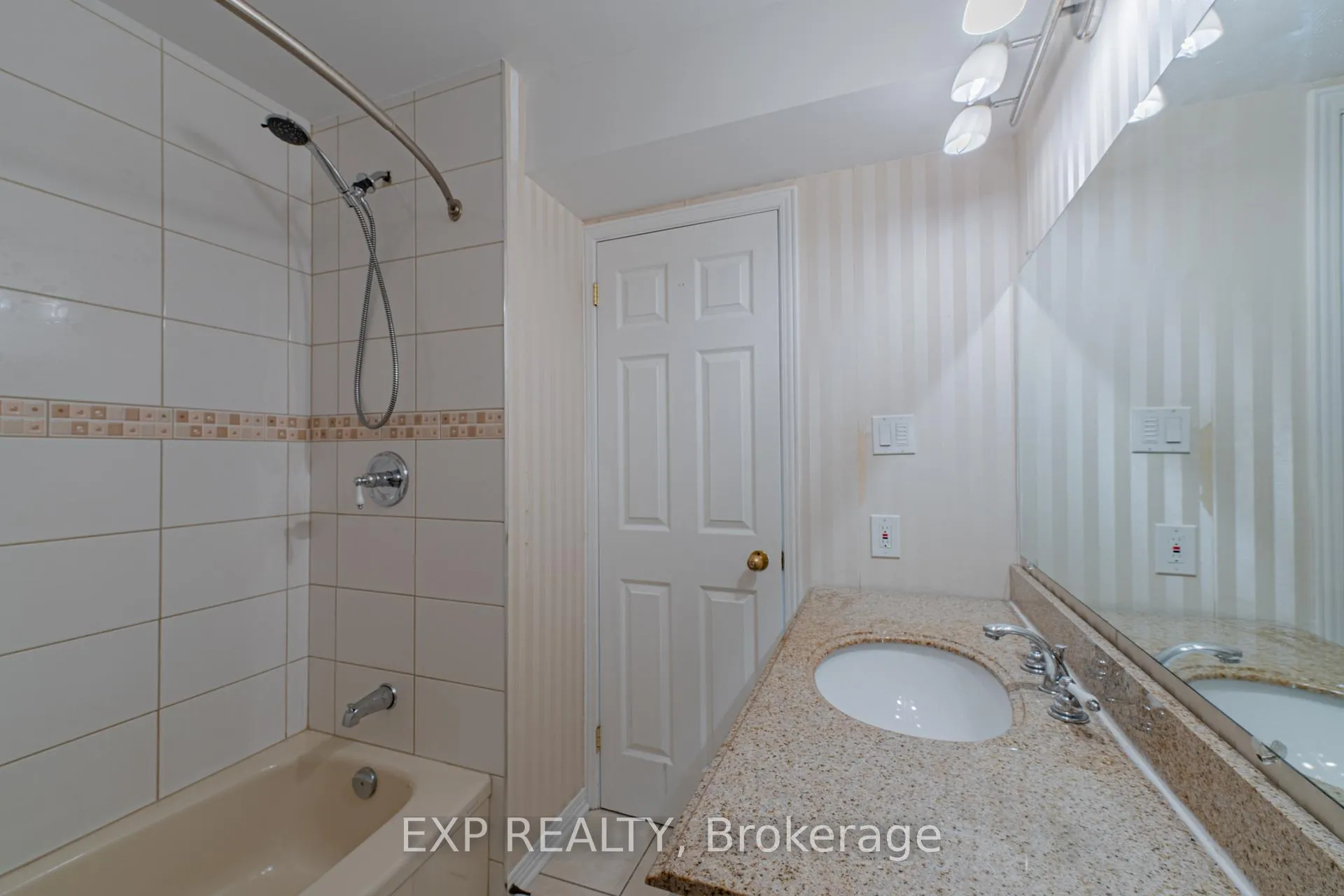 Photo 37 of 208 Stratas Court, Ottawa, Kanata - Katimavik — HOMEH