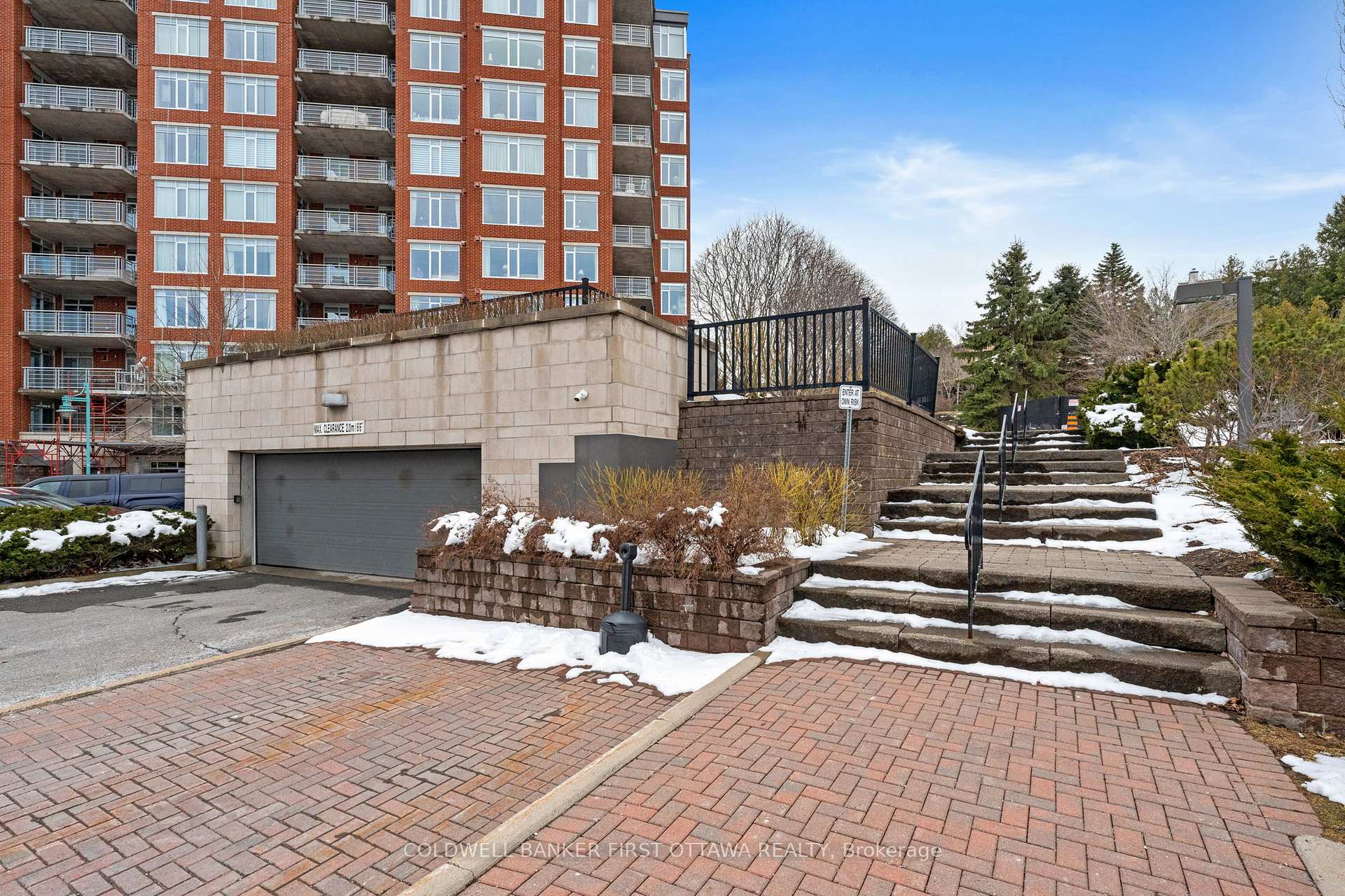 Photo 4 of Unit 907, 136 Darlington Private, Ottawa, Hunt Club/Western Community — HOMEH